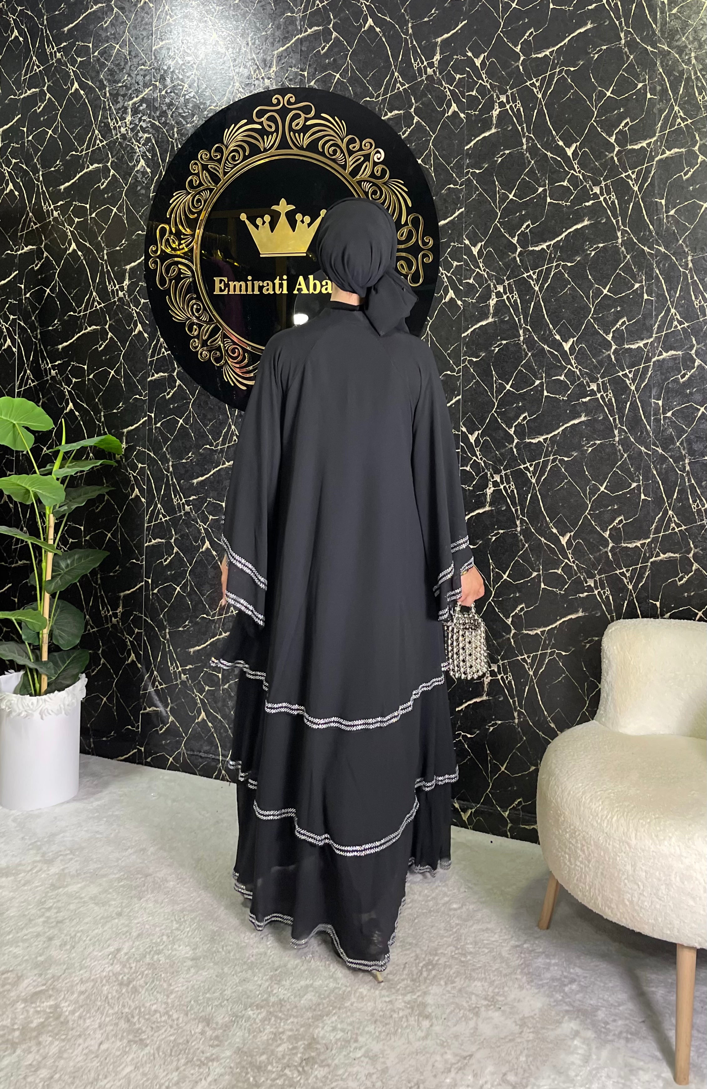 Üç Katlı Siyah Beyaz Taşlı Şifon Abaya