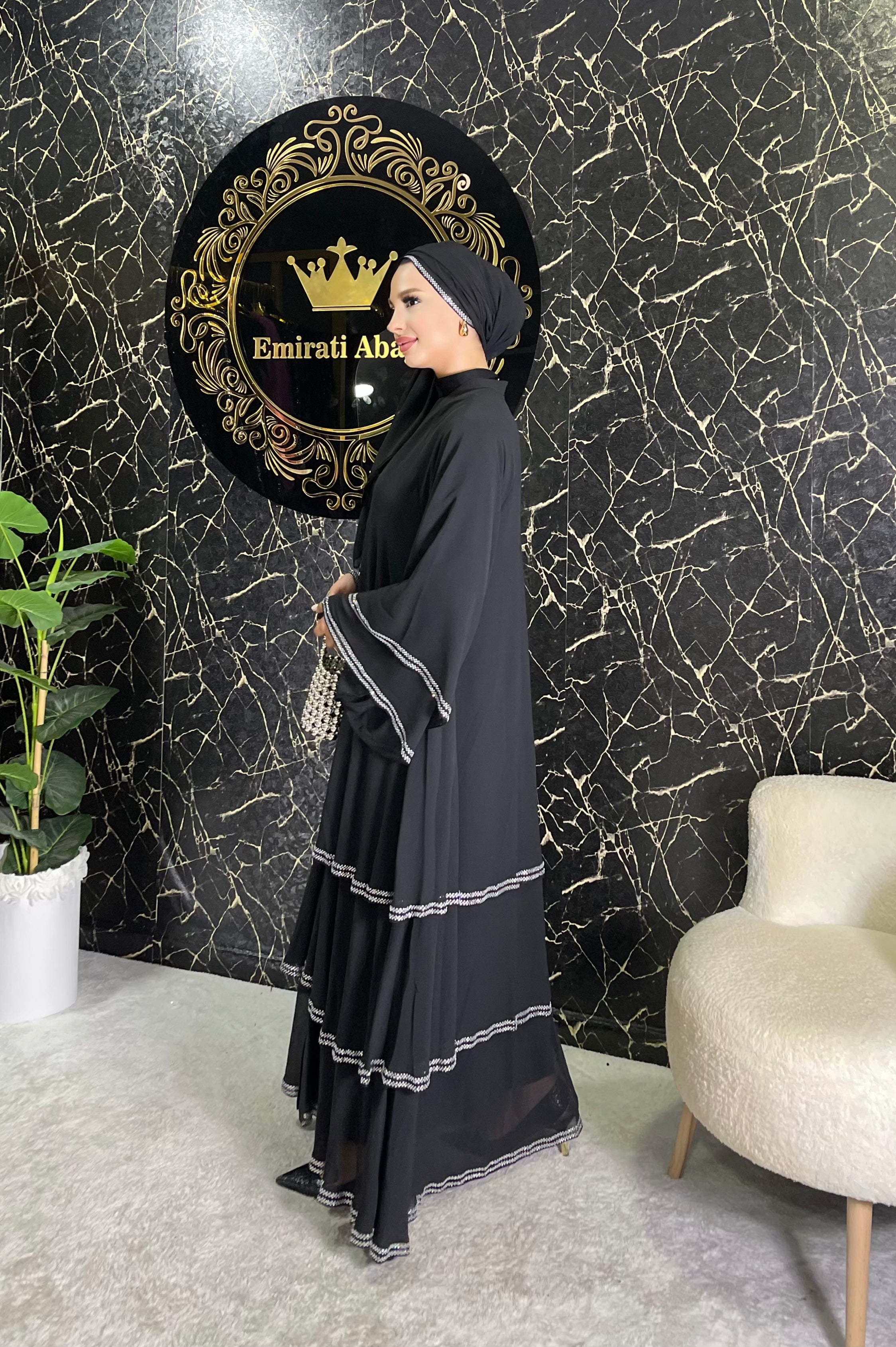 Üç Katlı Siyah Beyaz Taşlı Şifon Abaya