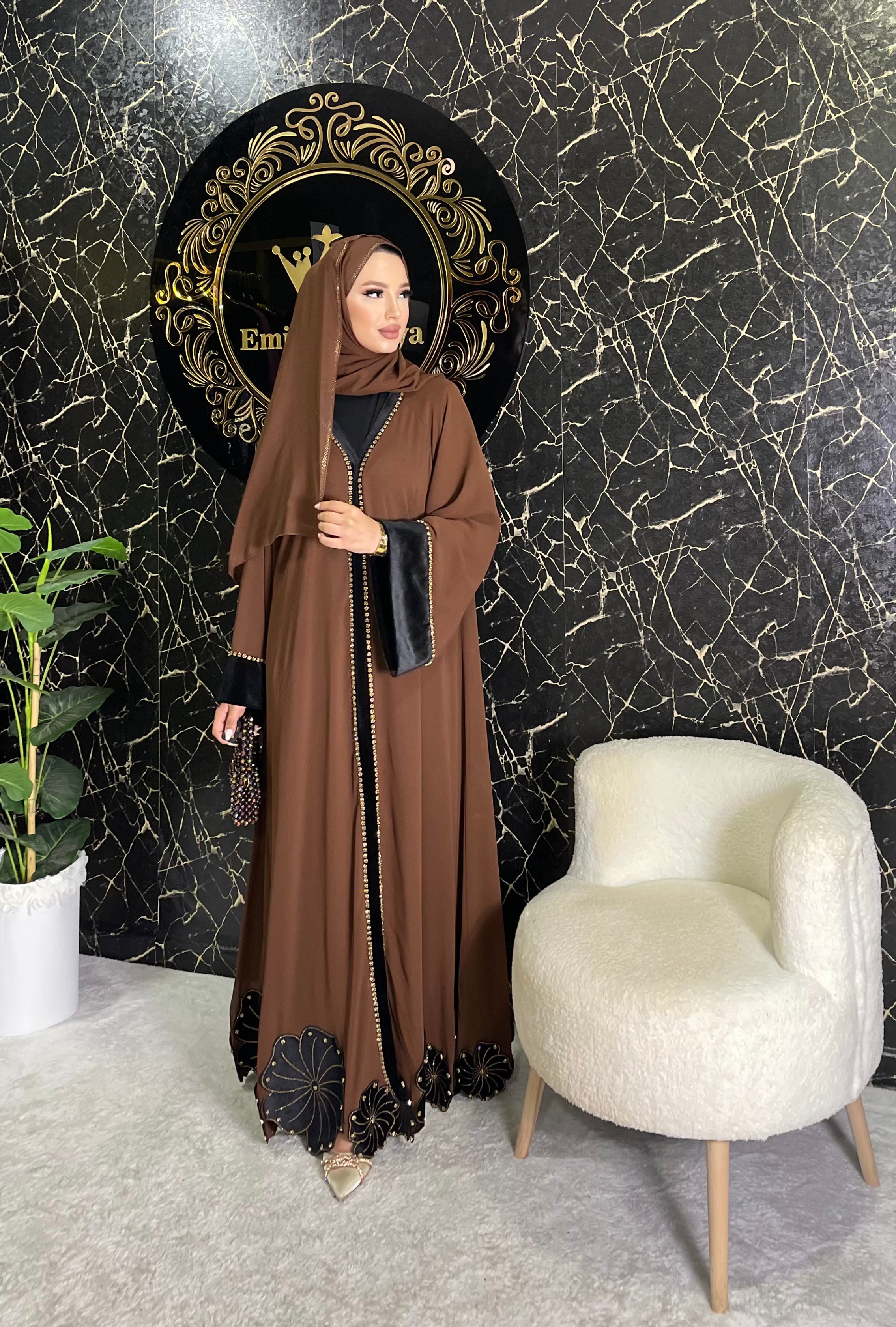 Etek Uçları Çiçek Taşlı Şifon Kahverengi Abaya