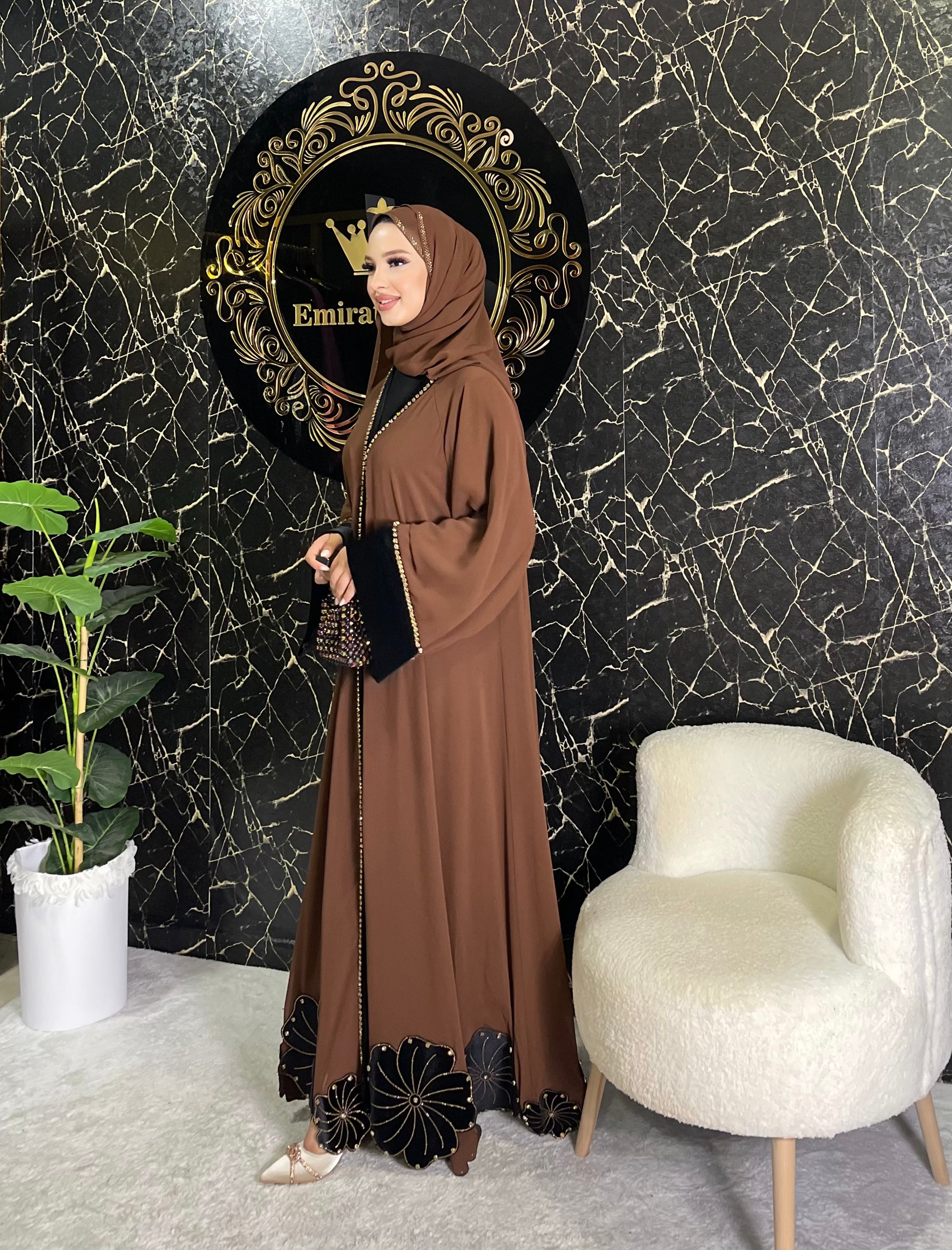 Etek Uçları Çiçek Taşlı Şifon Kahverengi Abaya