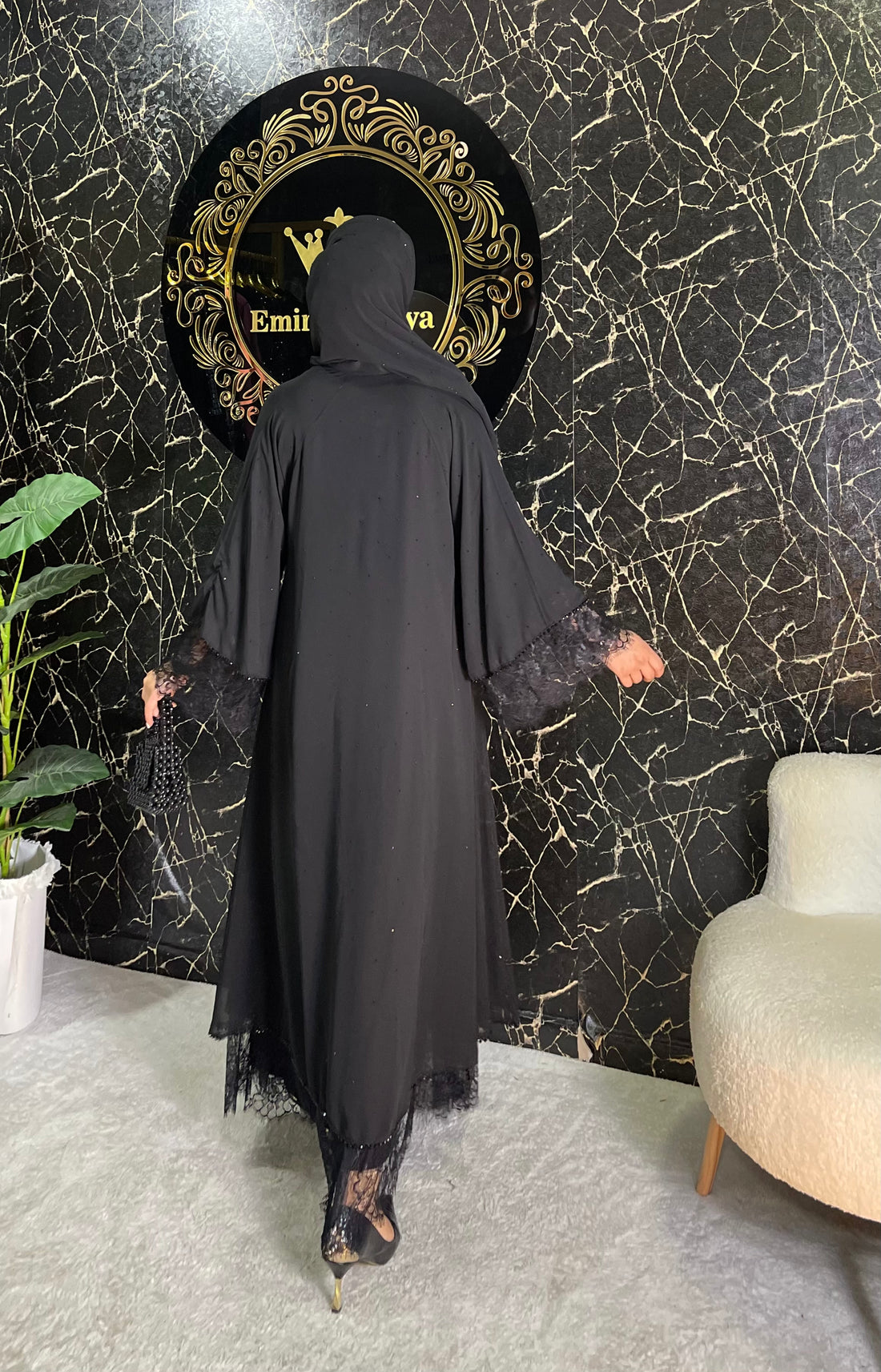 Tül Detaylı Siyah Mikro Taş Abaya