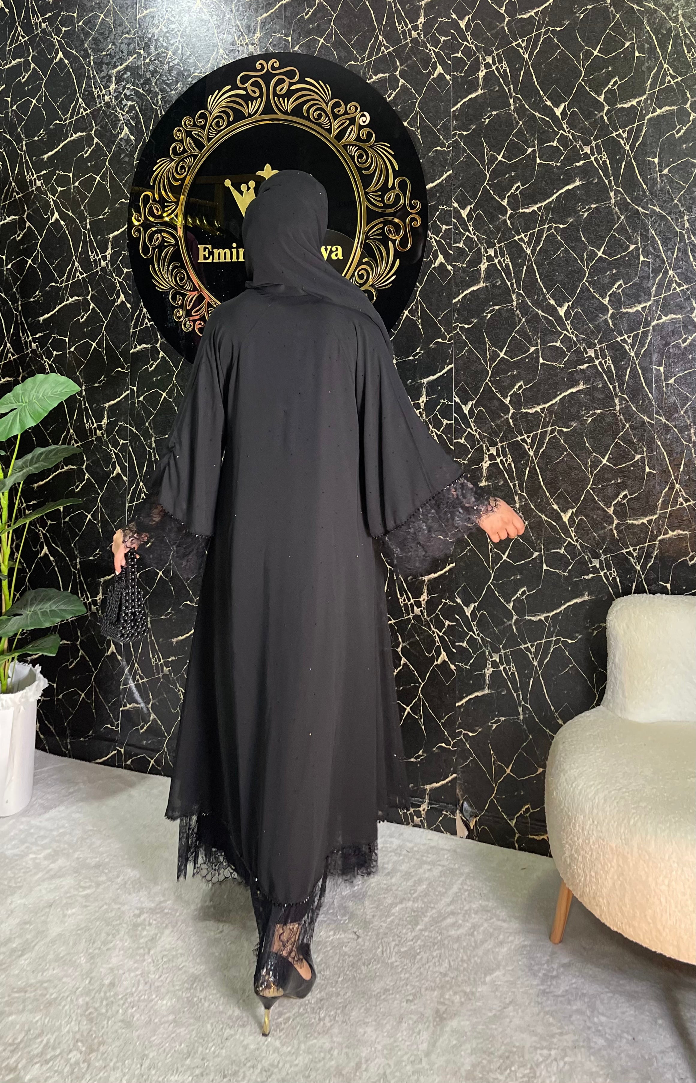 Tül Detaylı Siyah Mikro Taş Abaya