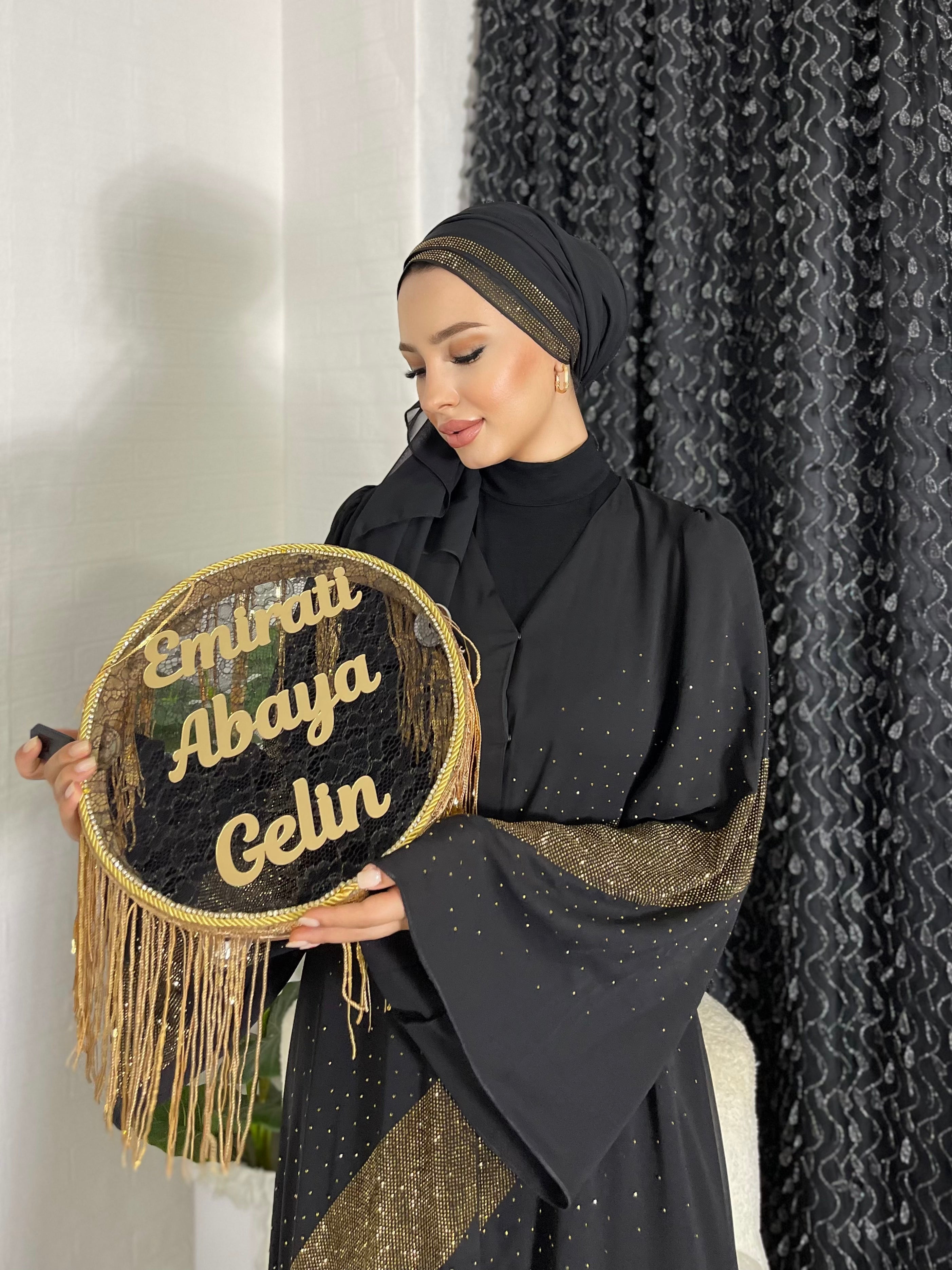 Çapraz Gold Taş Detaylı Siyah Abaya