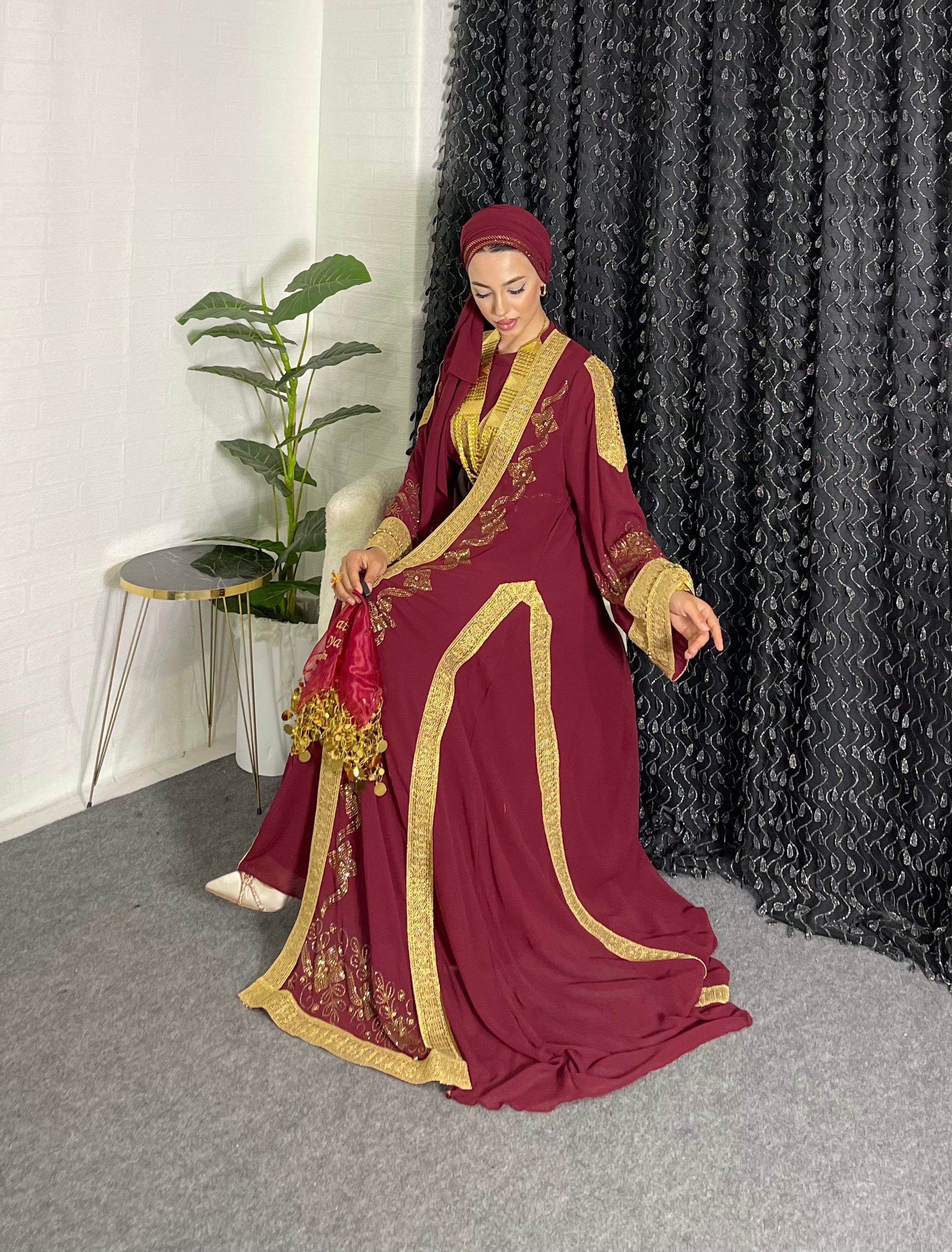 Gold Çiçek desenli Yöresel Bordo Abaya