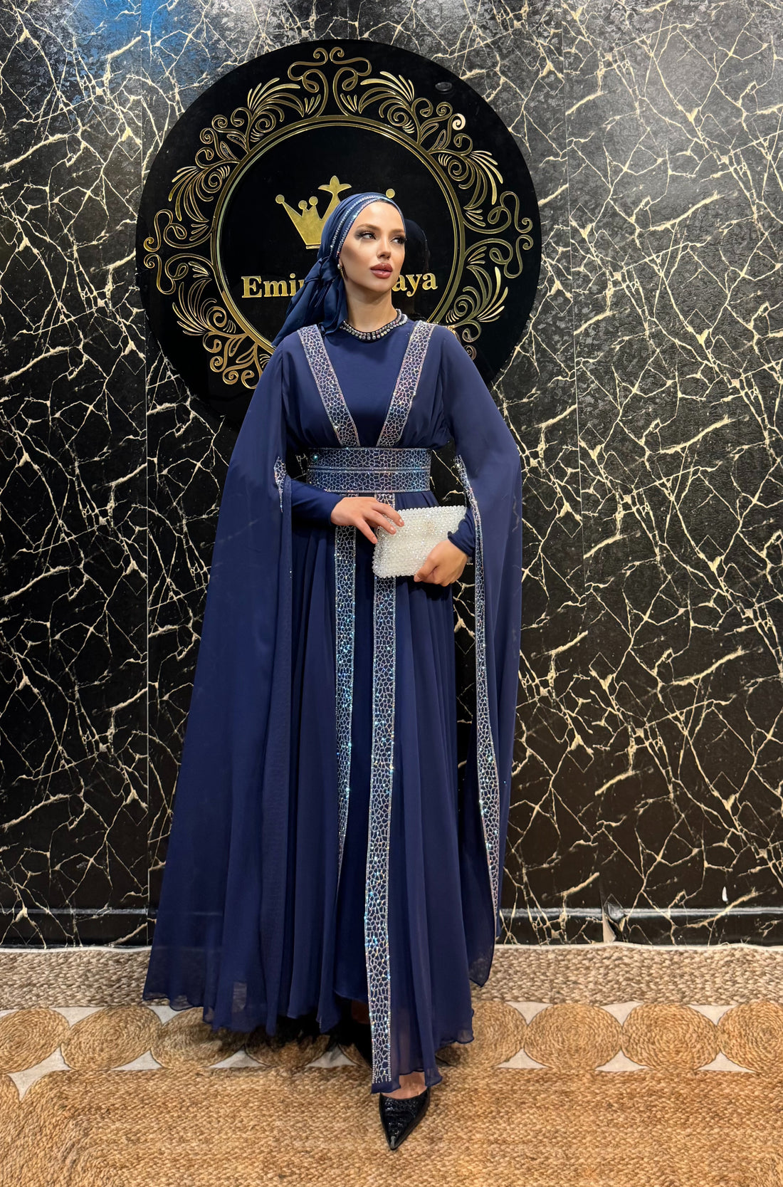 Işıltılı Taş Şeritli Yöresel Lacivert Abaya