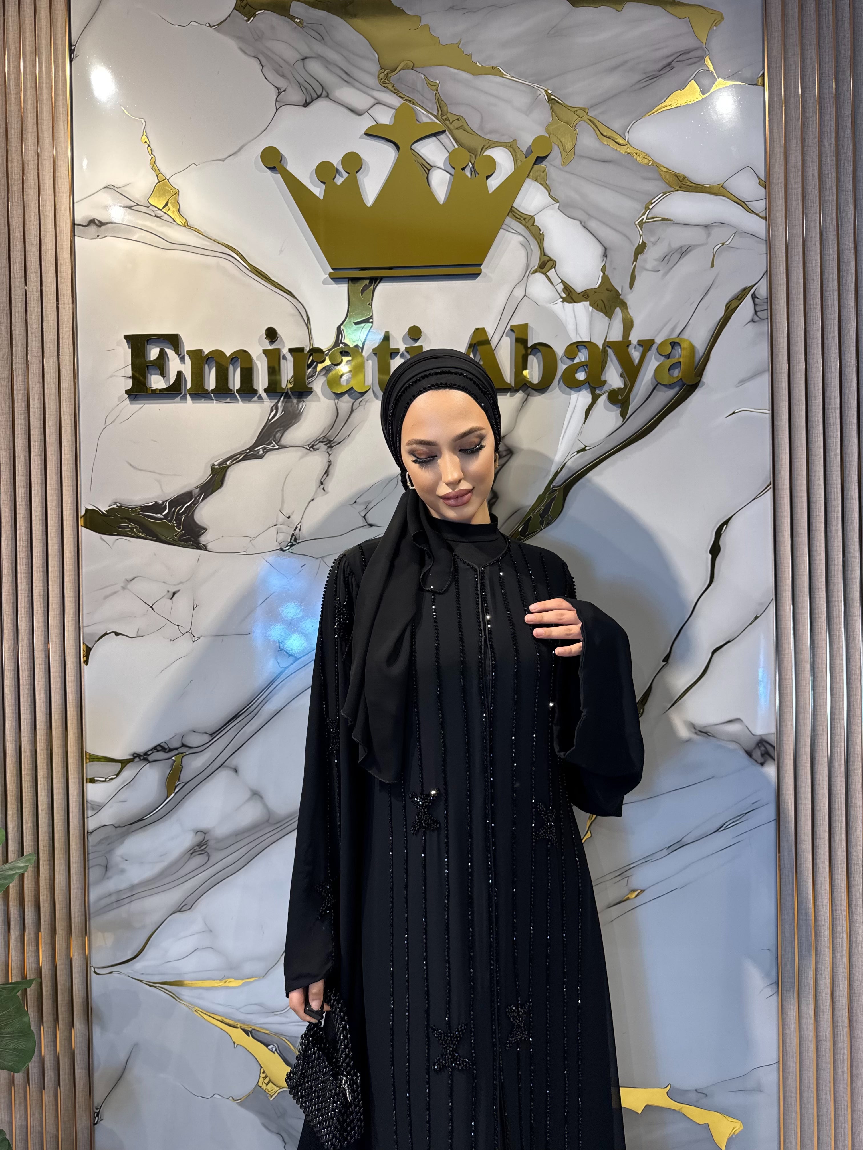 El İşlemeli Çizgi ve Çiçek Desenli Siyah Şifon Abaya