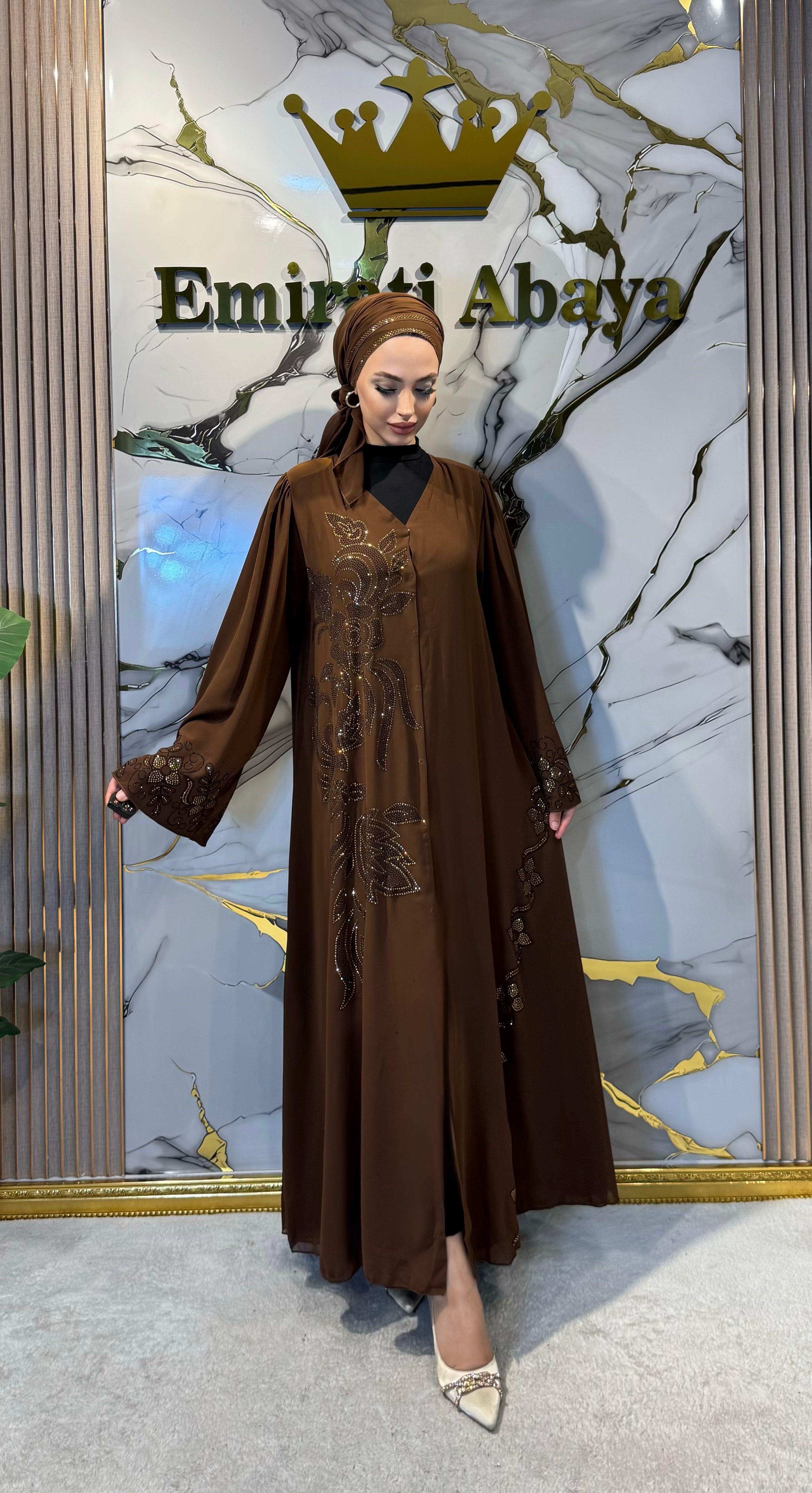 Gold Taş İşlemeli Çiçek Desenli Kahverengi Şifon Abaya