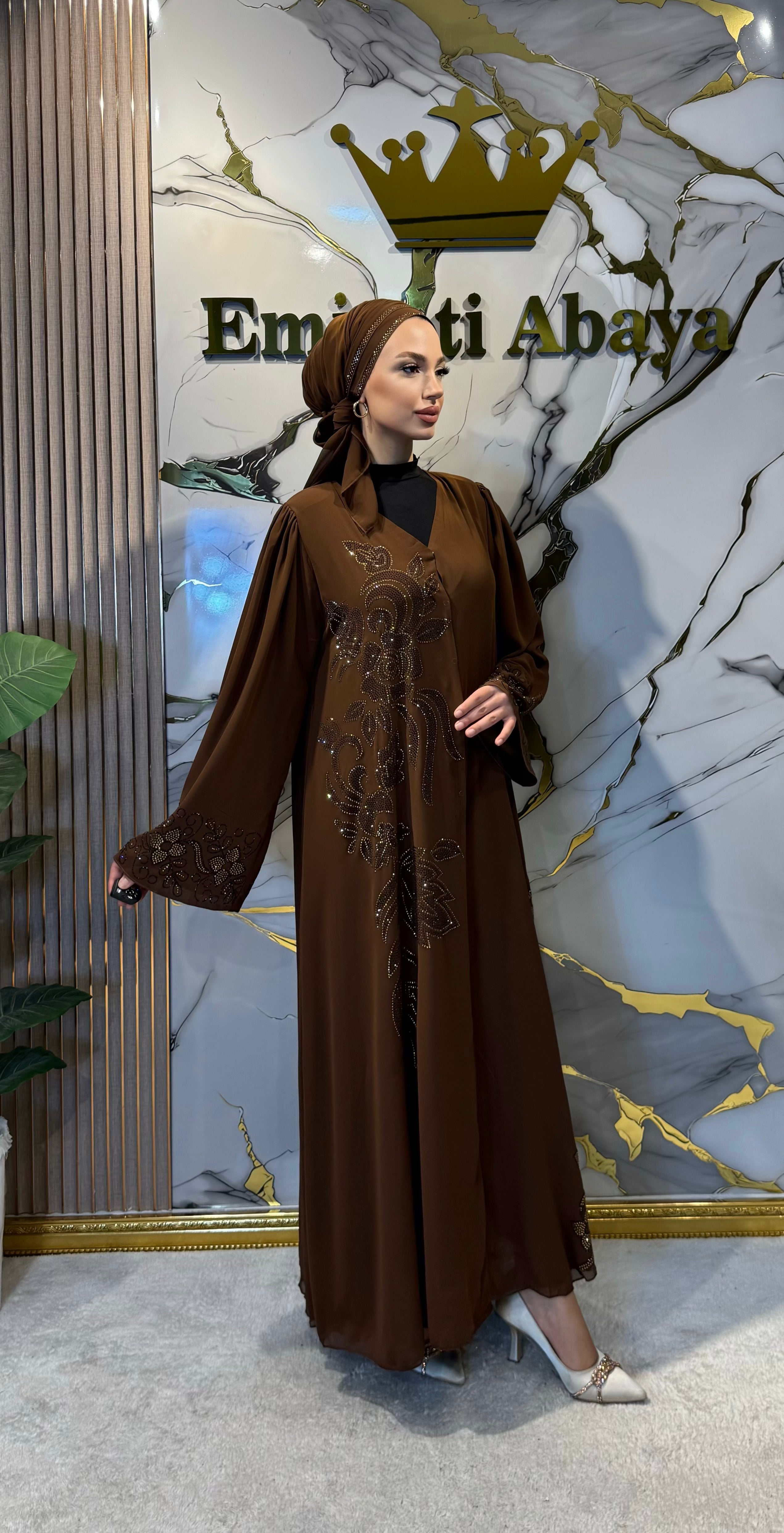 Gold Taş İşlemeli Çiçek Desenli Kahverengi Şifon Abaya