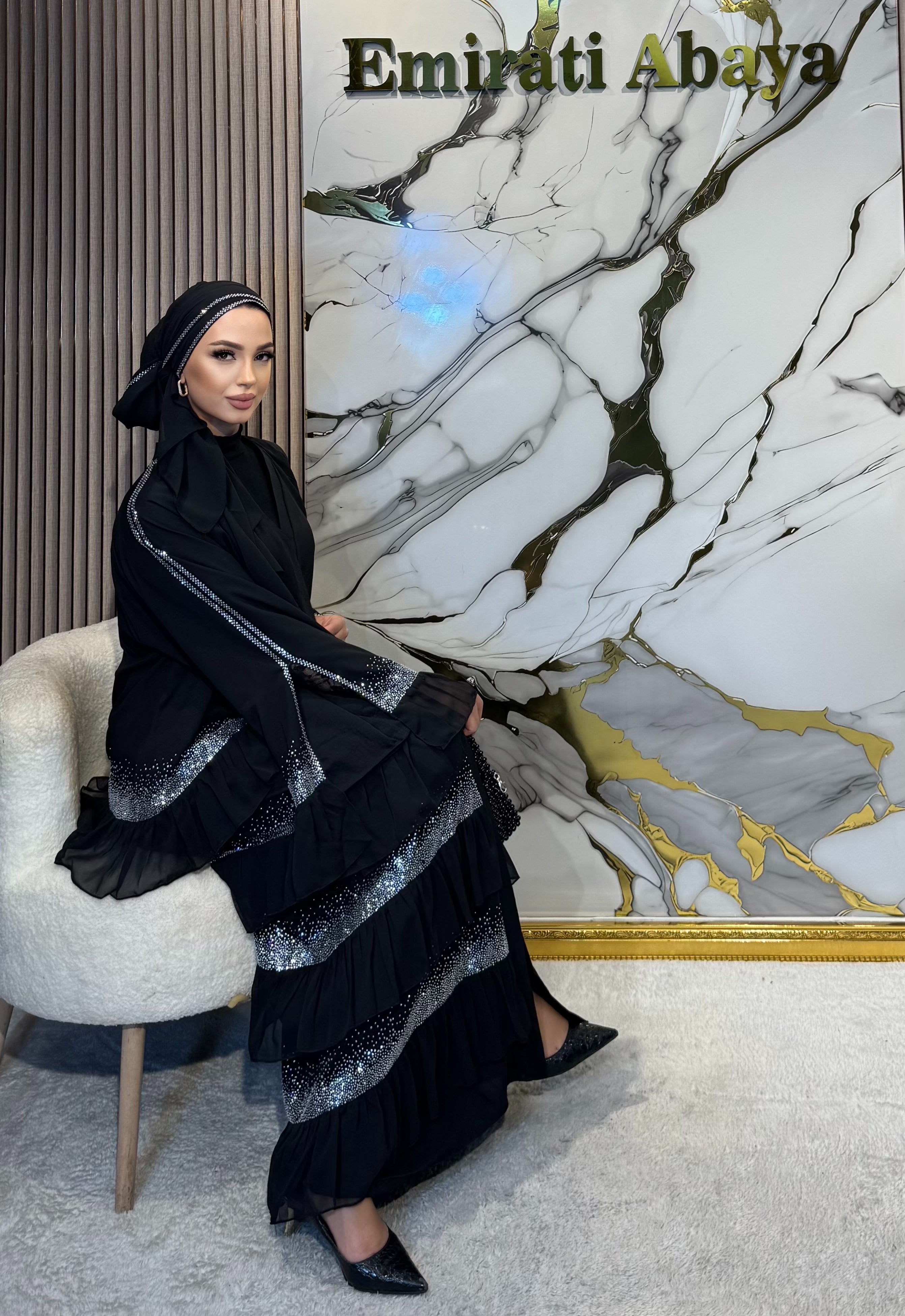 Beyaz Taşlı Kat Kat Dubai Abaya