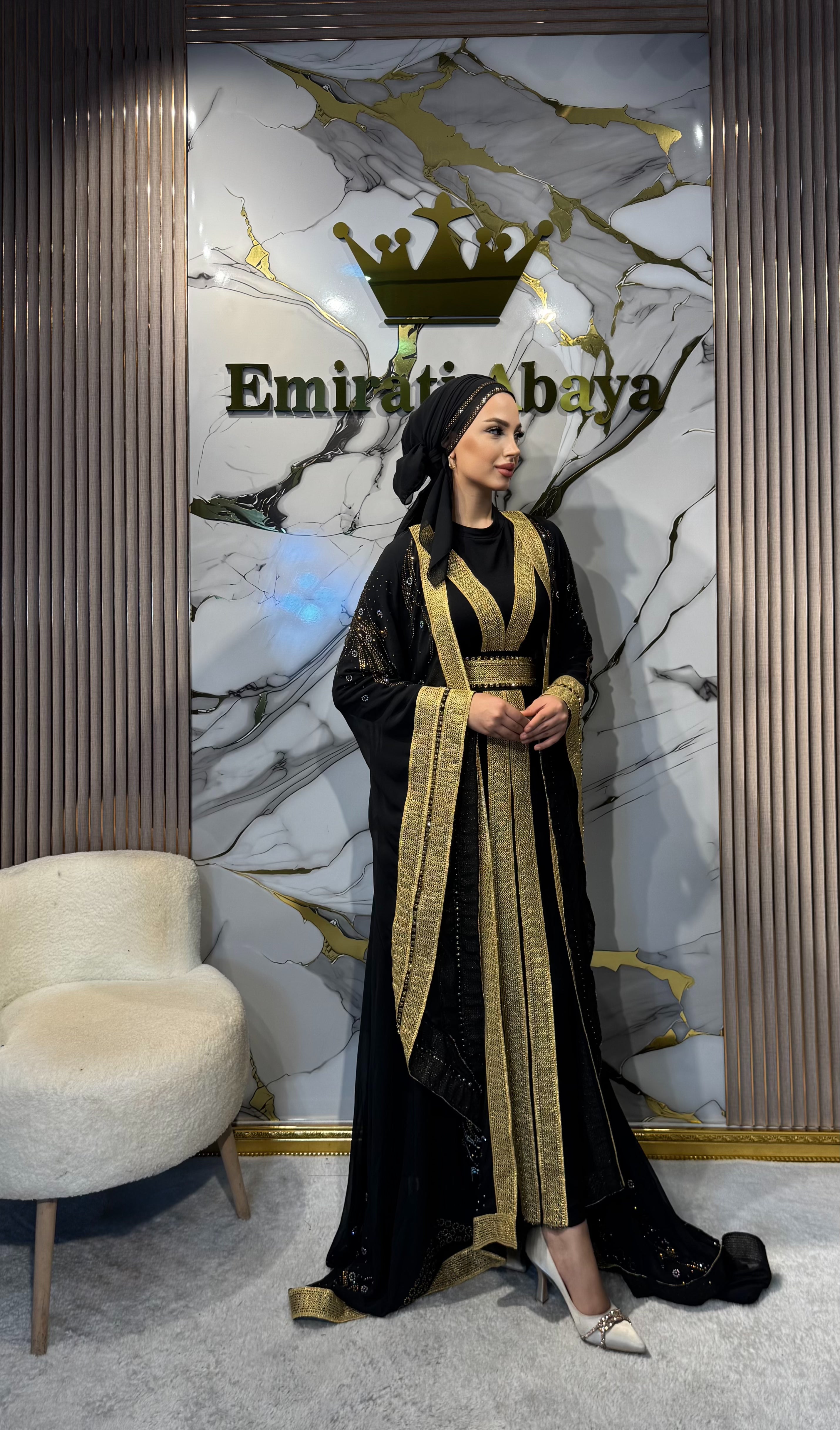 WS52 Şifon Kumaş Omuzdan Etek Ucuna Gold Taş Detaylı Abaya
