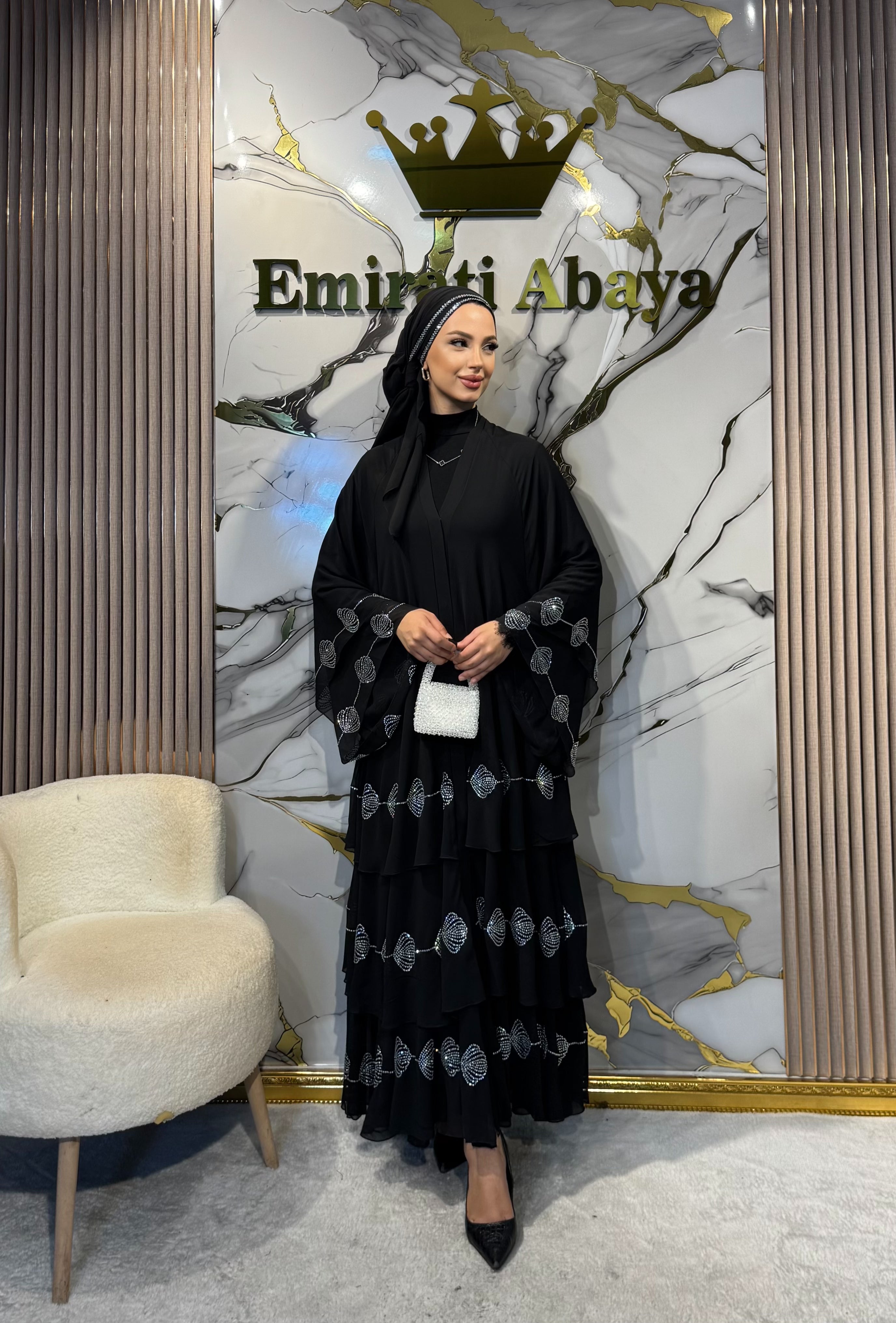 Etek Uçları Beyaz Çiçekli Üç Katlı Şifon Siyah Abaya