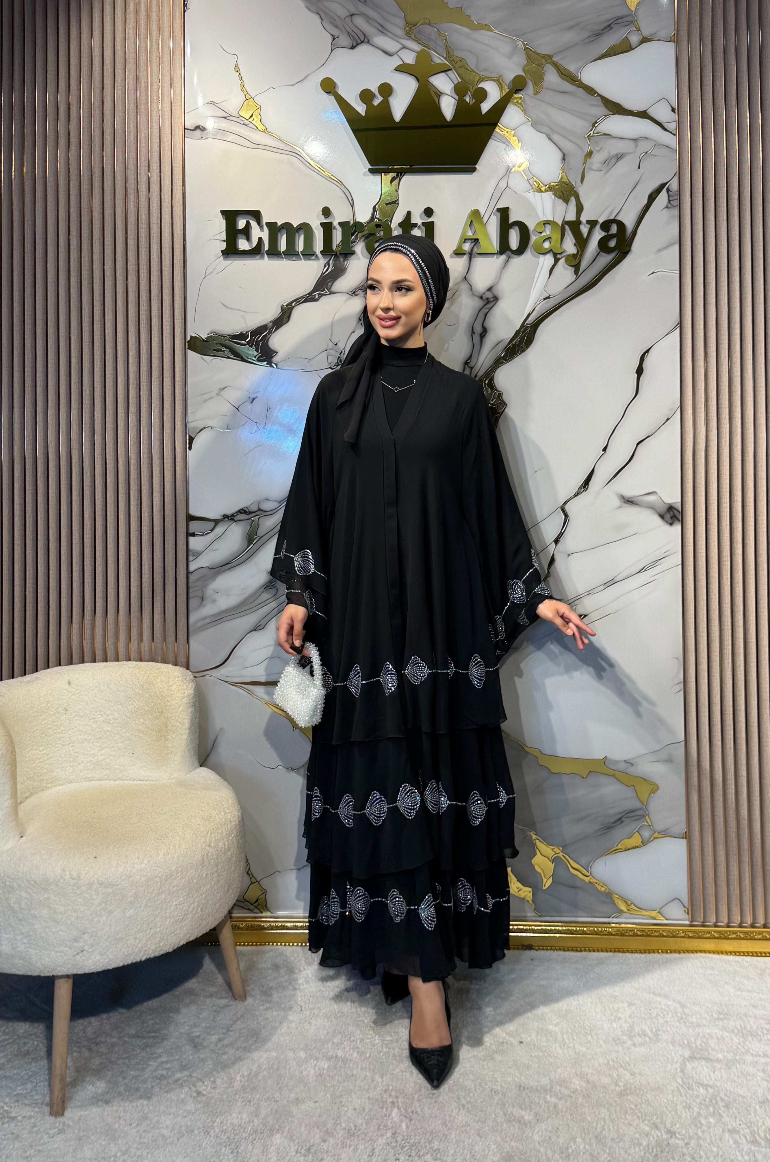 Etek Uçları Beyaz Çiçekli Üç Katlı Şifon Siyah Abaya