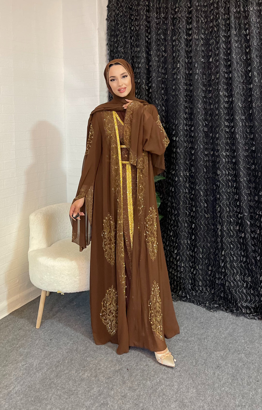 Starlit Noir Gold taşli Khverengi Yöresel Abaya