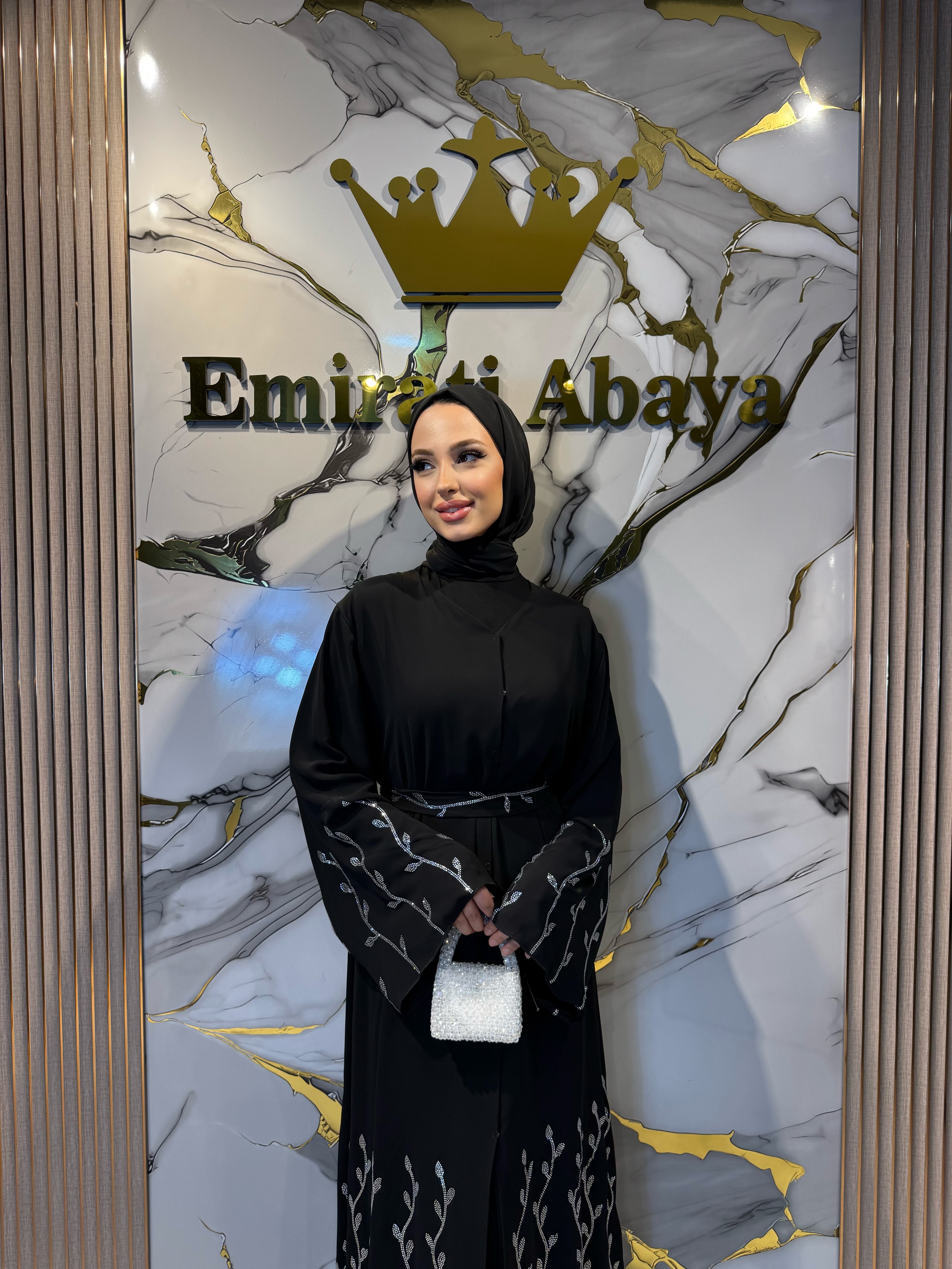 Etekleri Çiçek Desenli Swarovski Taşlı Siyah Abaya