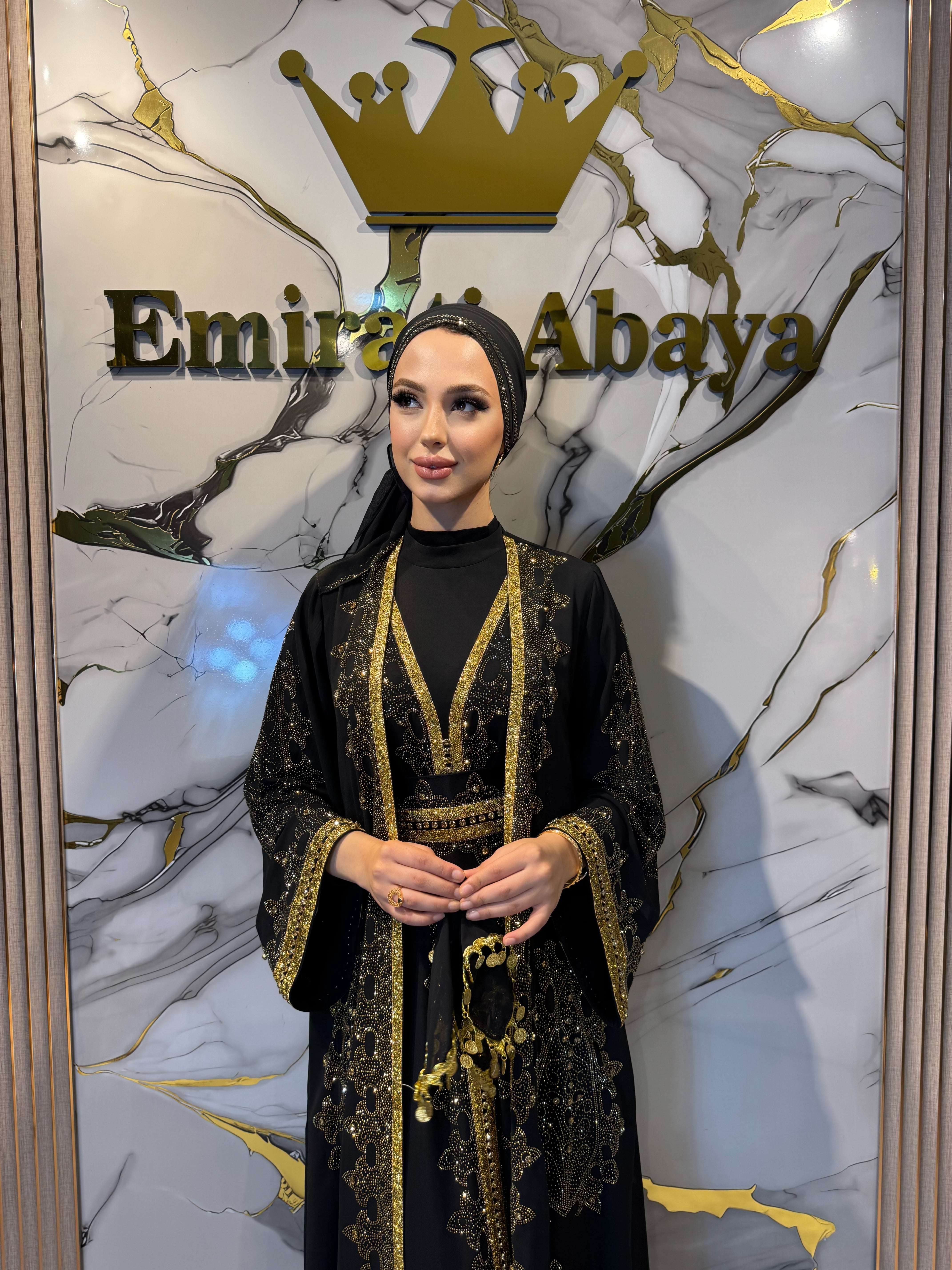 Gold Taş İşlemeli Kuyruklu Yöresel Abaya