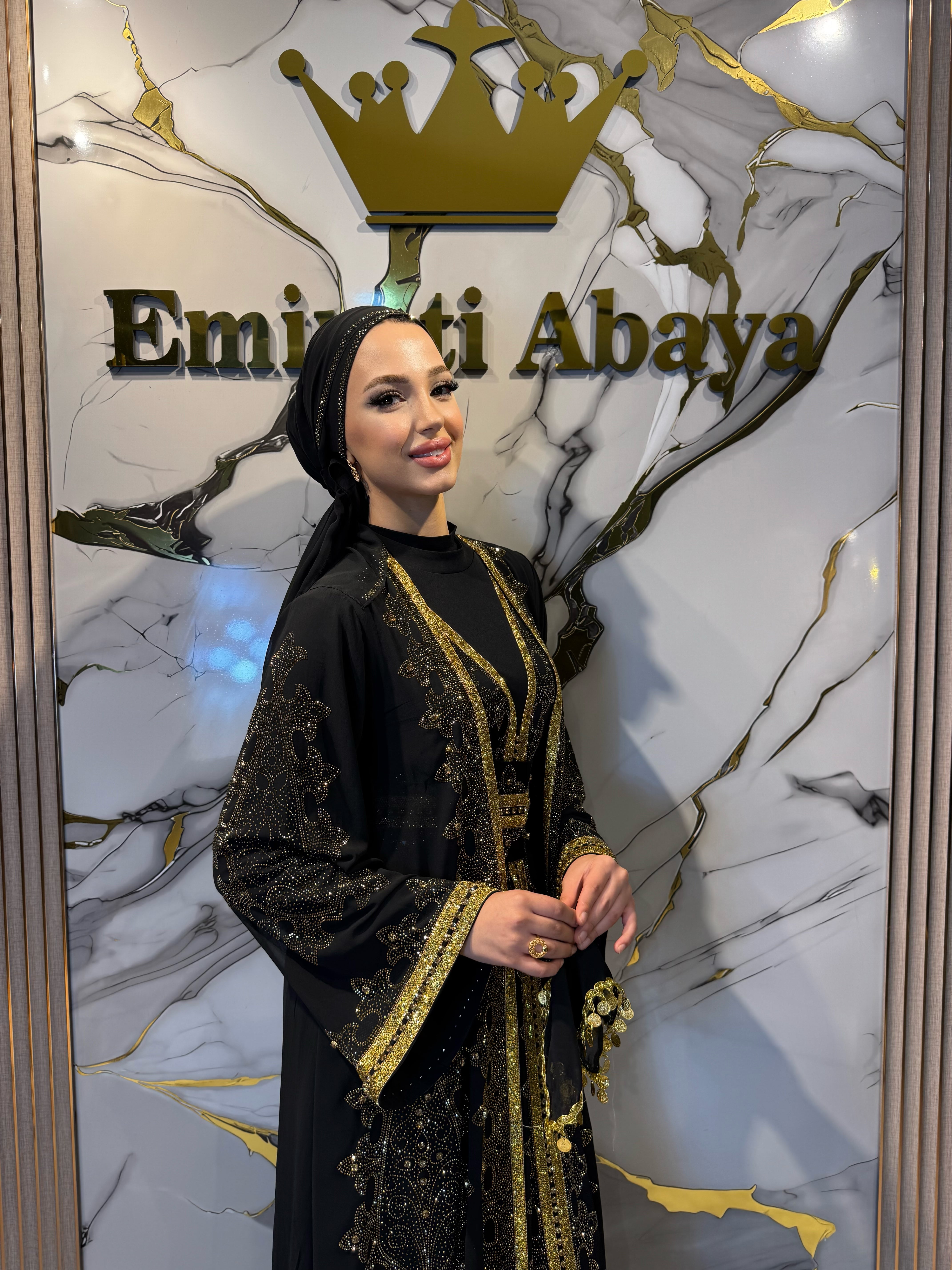 Gold Taş İşlemeli Kuyruklu Yöresel Abaya