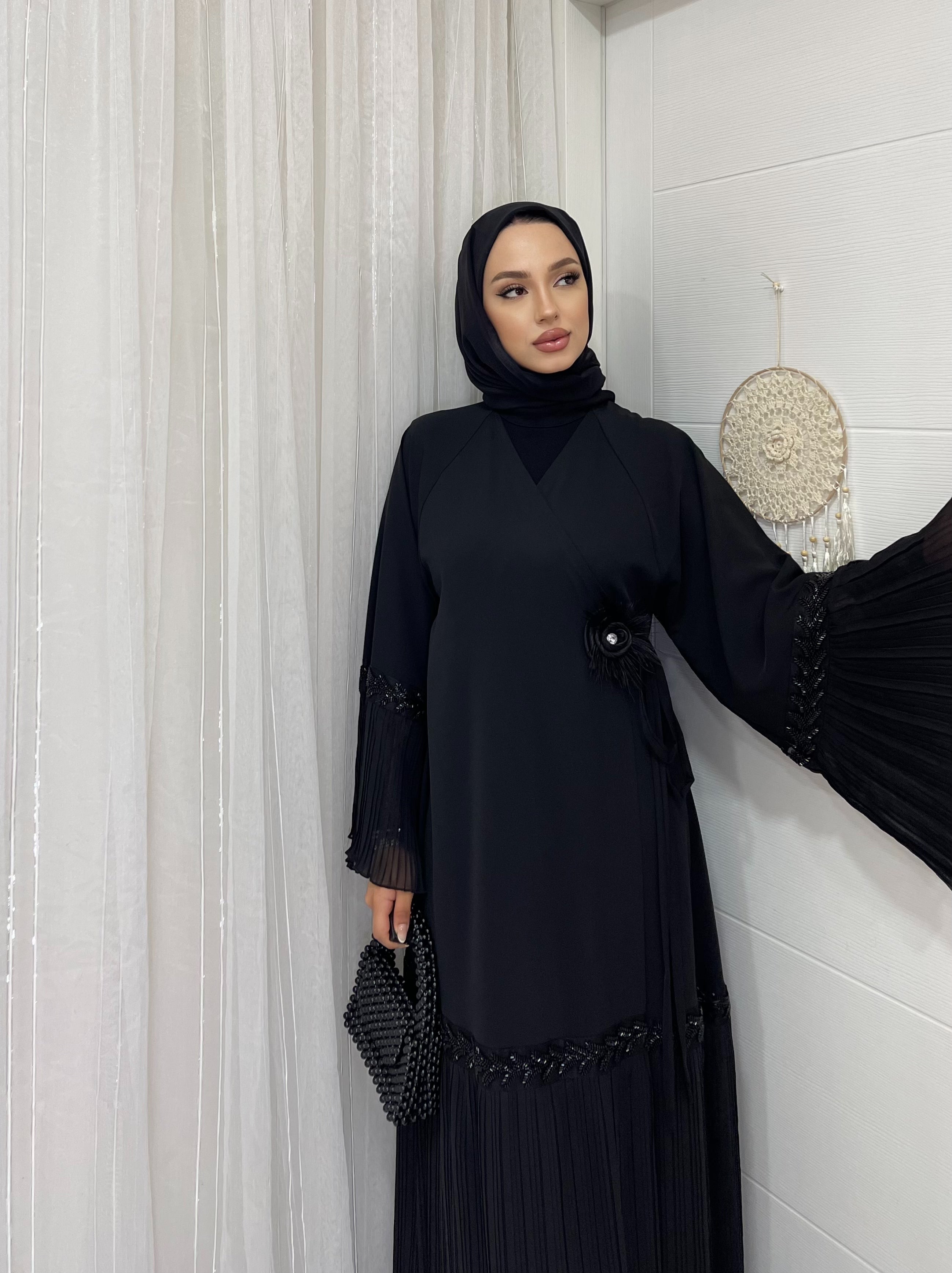 Zarif Siyah Piliseli Şifon Abaya El İşlemeli Boncuk Detaylı