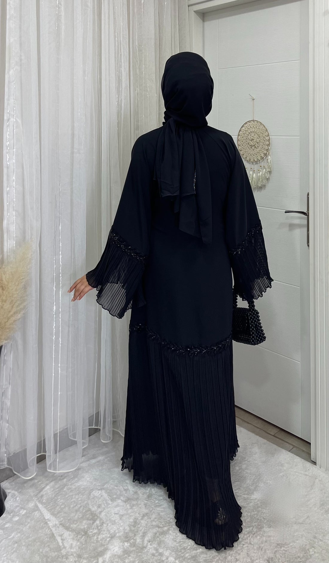 Zarif Siyah Piliseli Şifon Abaya El İşlemeli Boncuk Detaylı