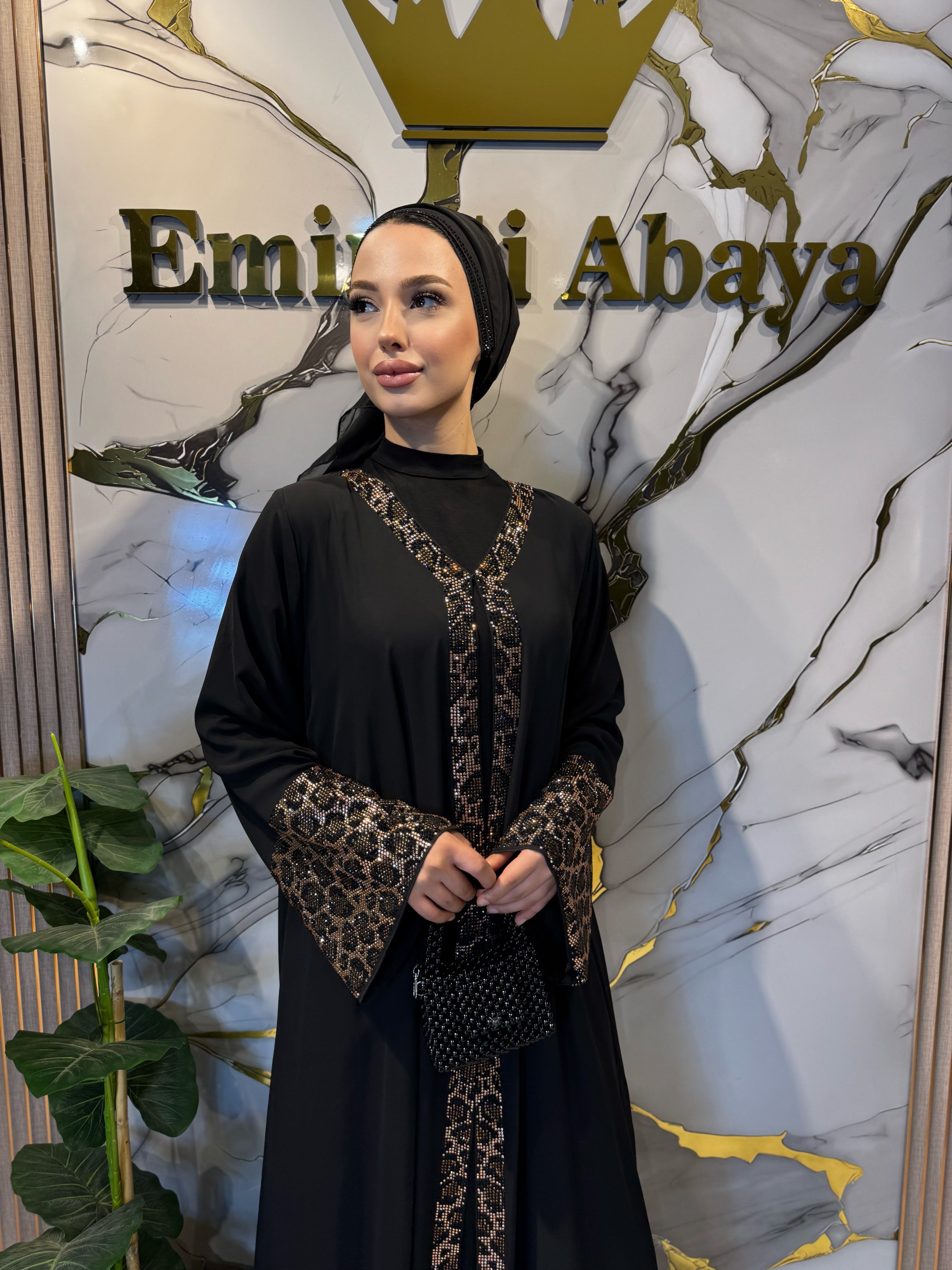 Leopar Taş Detaylı Şifon Siyah Abaya