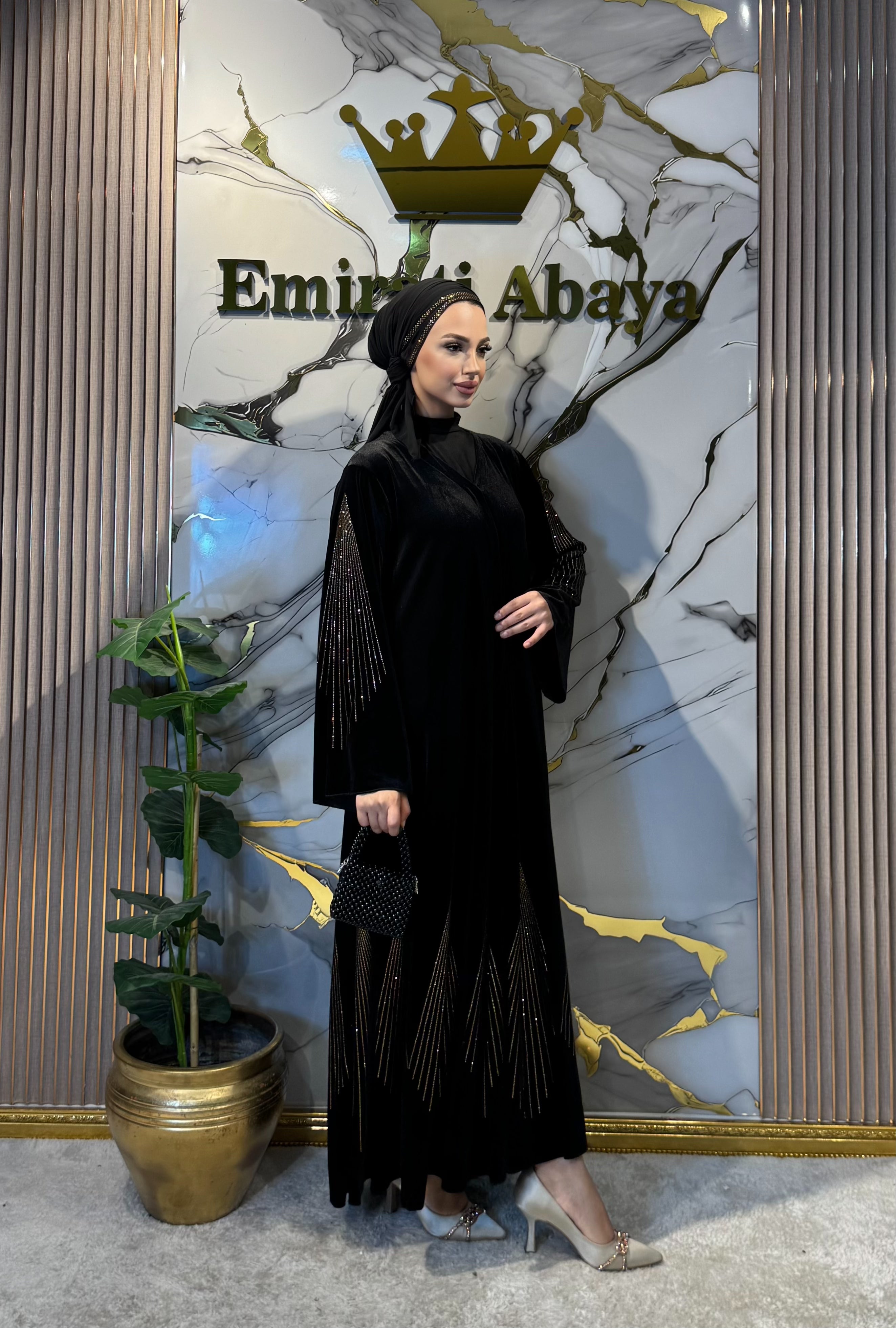 Gold Taş Desenli Siyah Kadife Abaya