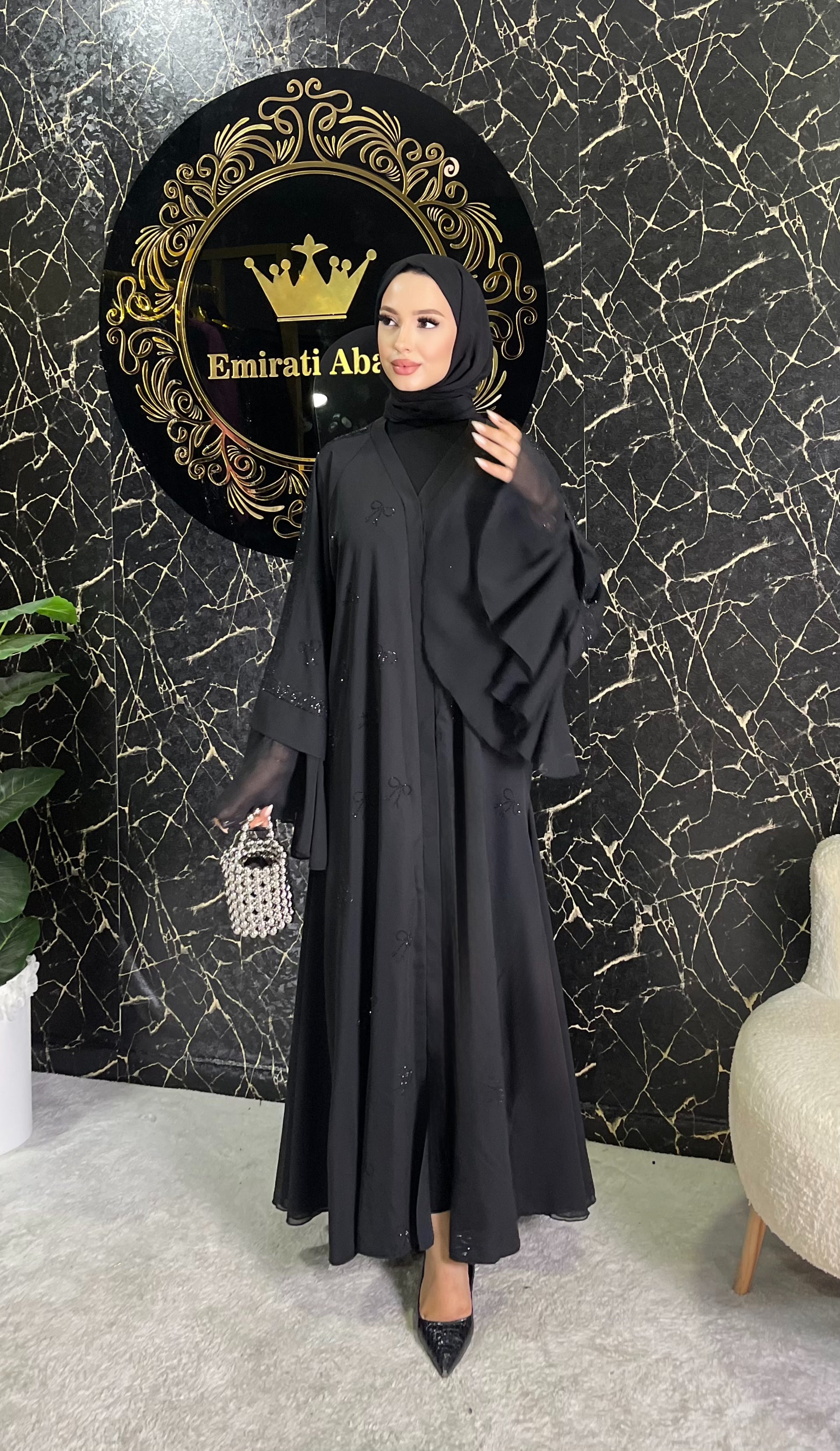 Siyah Şifon ve Dubai Kumaş Kelebek Taş Desenli Abaya