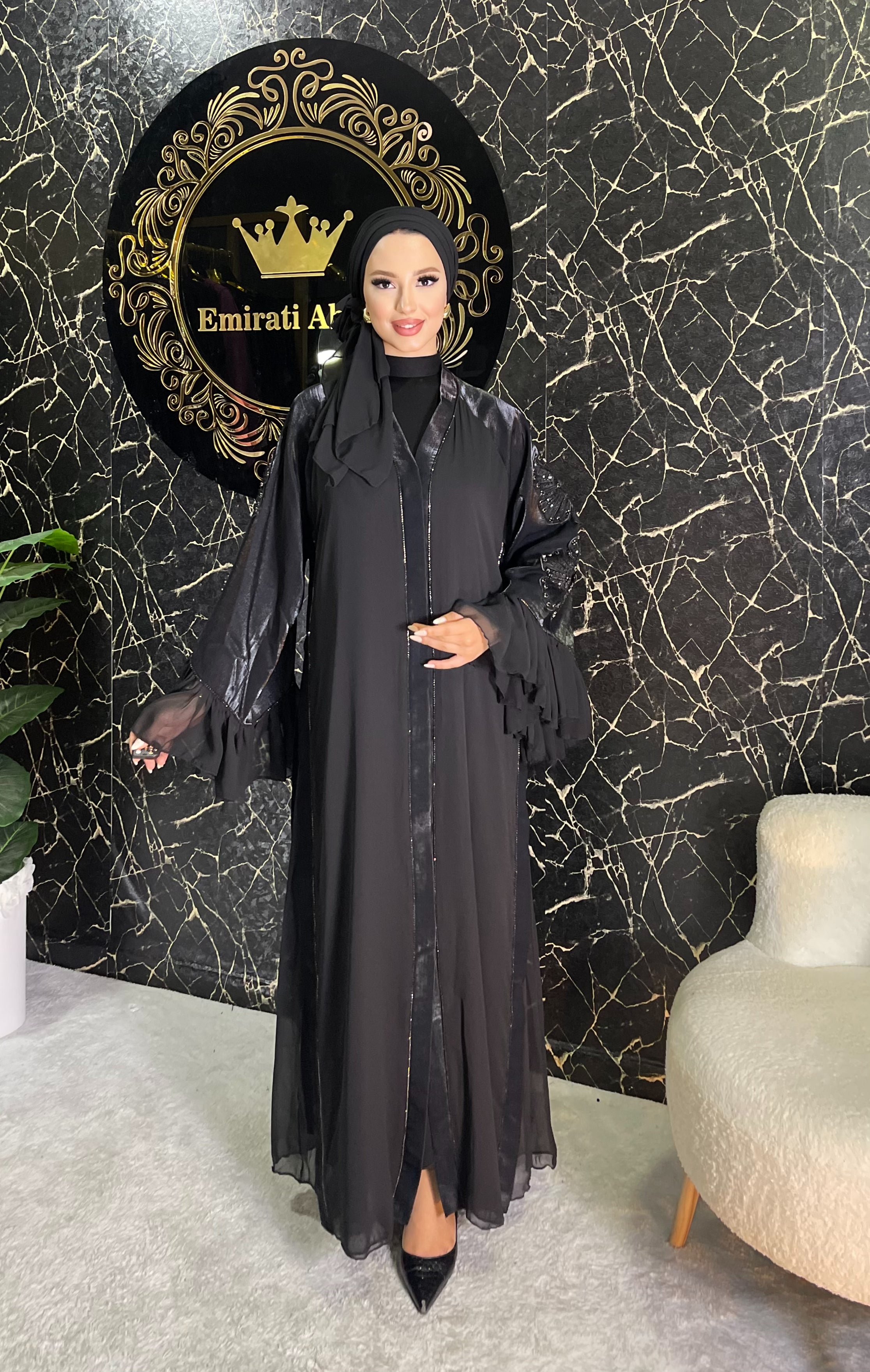 Kadife ve Şifon Kombinli Siyah Çiçek Detaylı Abaya