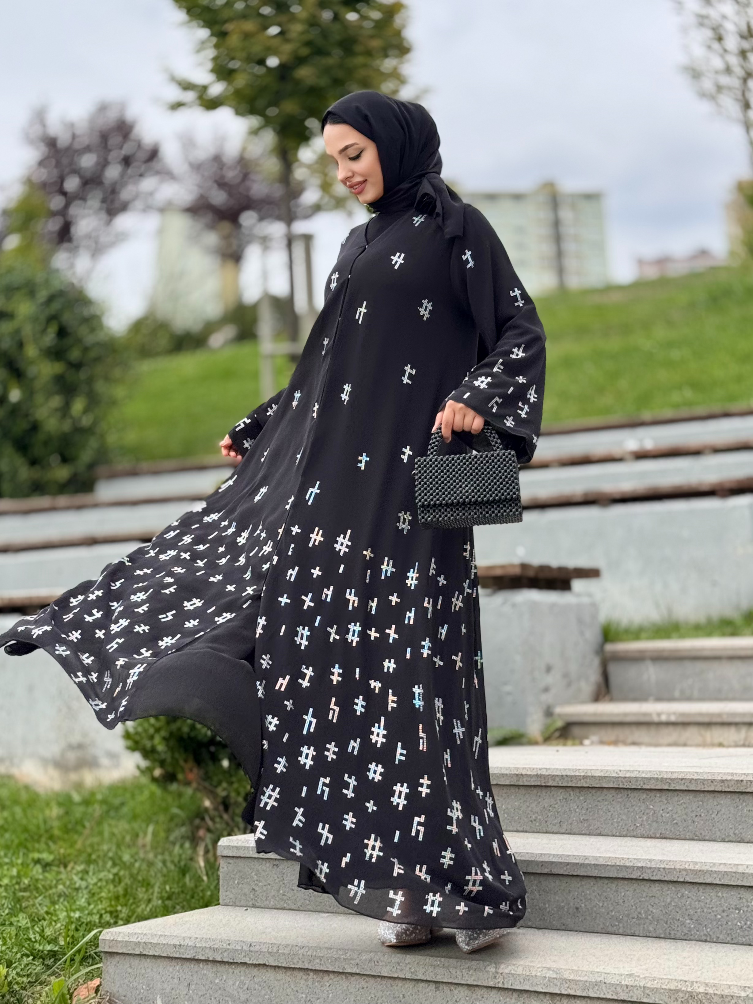 Swarovski Stone Patterned Black Chic Abaya