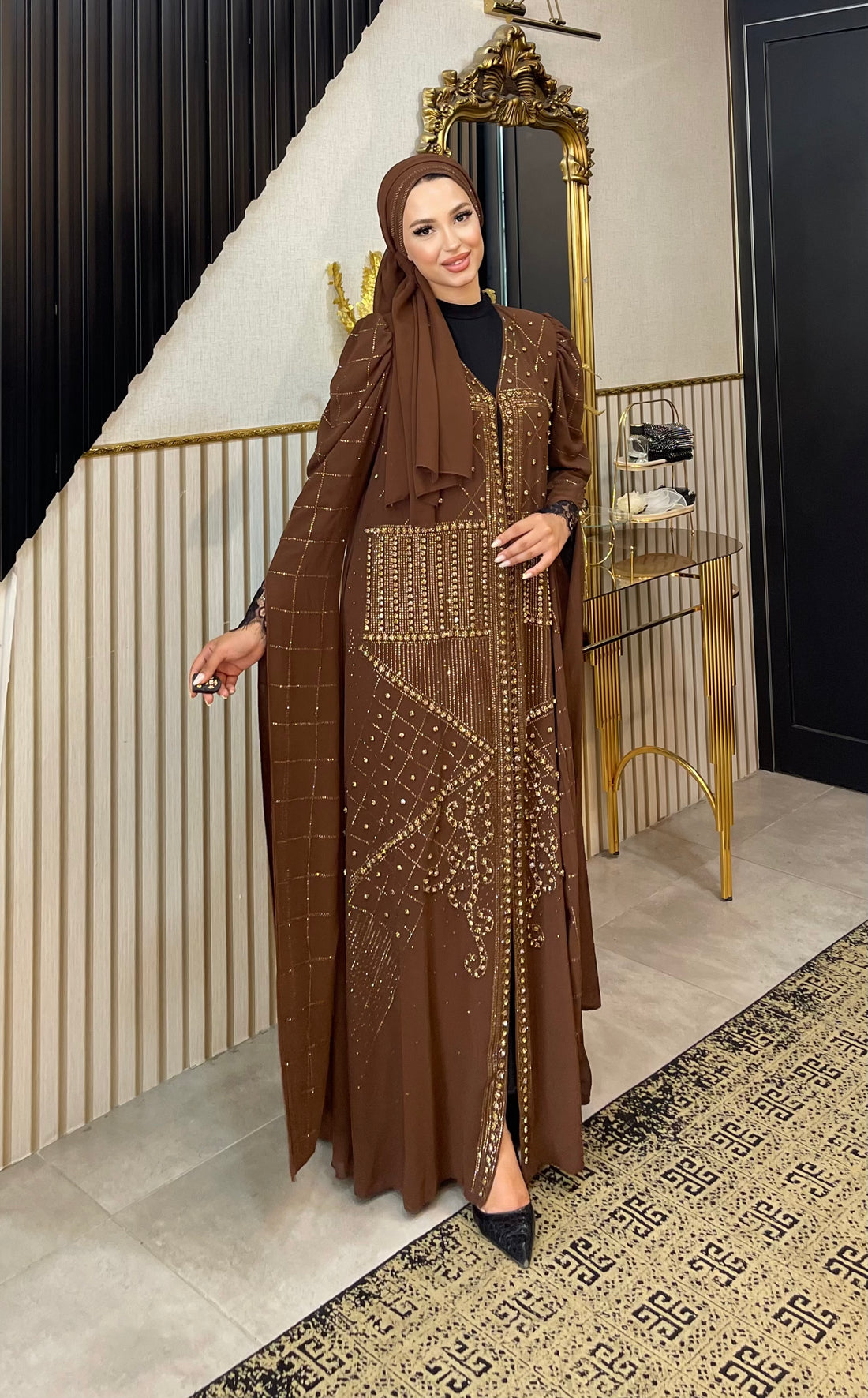 Altın Taş İşlemeli Kahverengi Şifon Abaya