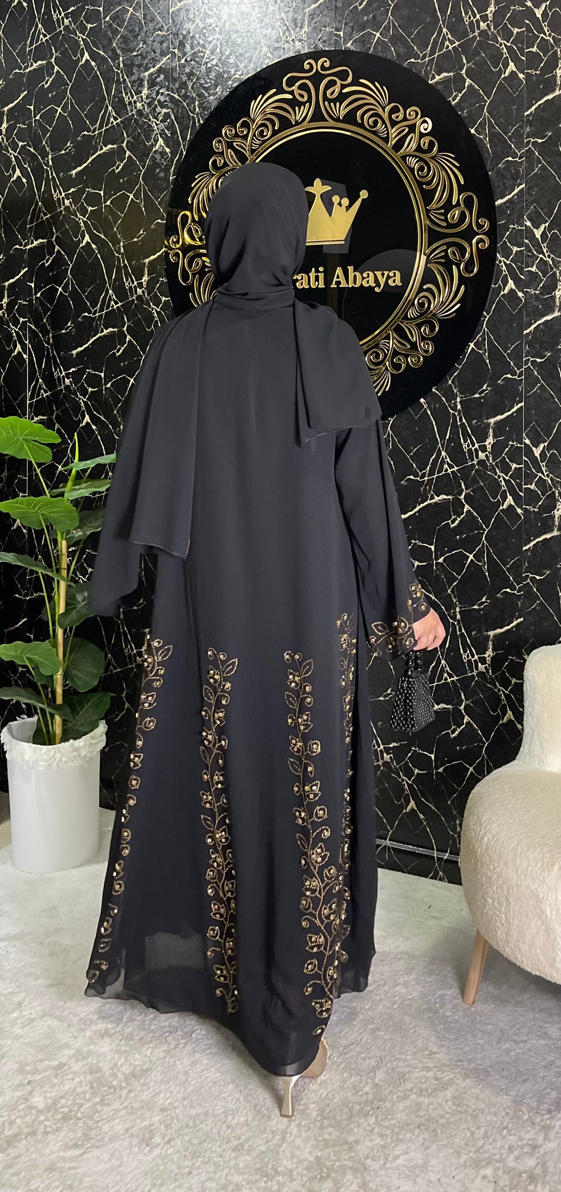 Gold Taşlı Çiçek Dalı Desenli Siyah Şifon Abaya