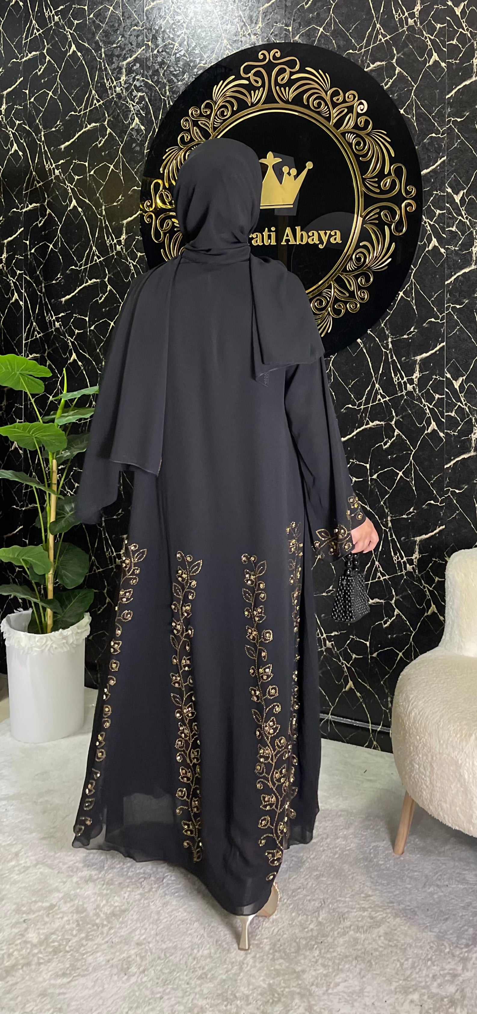 Gold Taşlı Çiçek Dalı Desenli Siyah Şifon Abaya