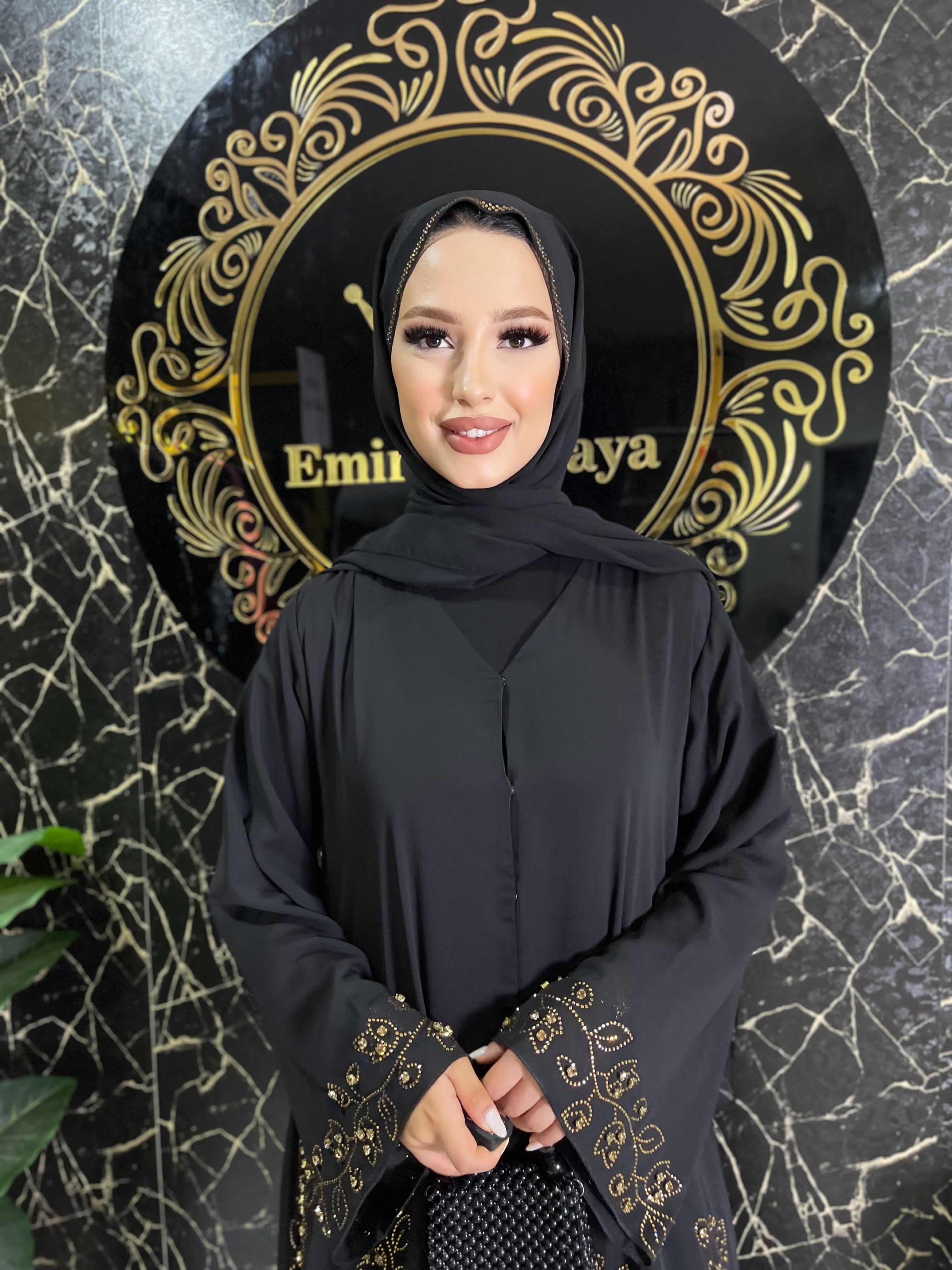 Gold Taşlı Çiçek Dalı Desenli Siyah Şifon Abaya