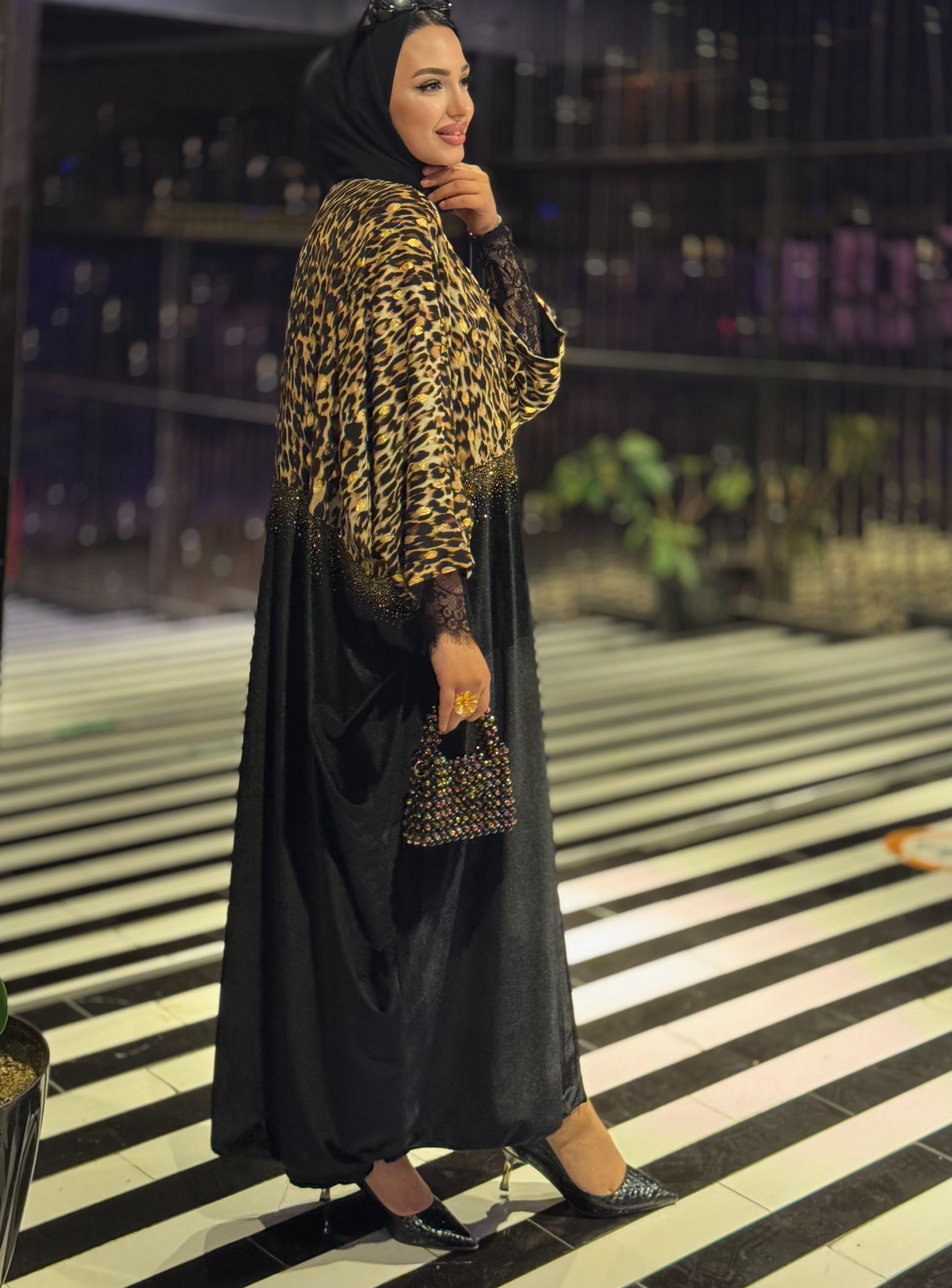 Leopar Desenli Kadife Abaya - Cesur Sofistike Model WS03 VLC Leopar Desenli Kadife Abaya - Cesur Sofistike Model WS03 VLC
