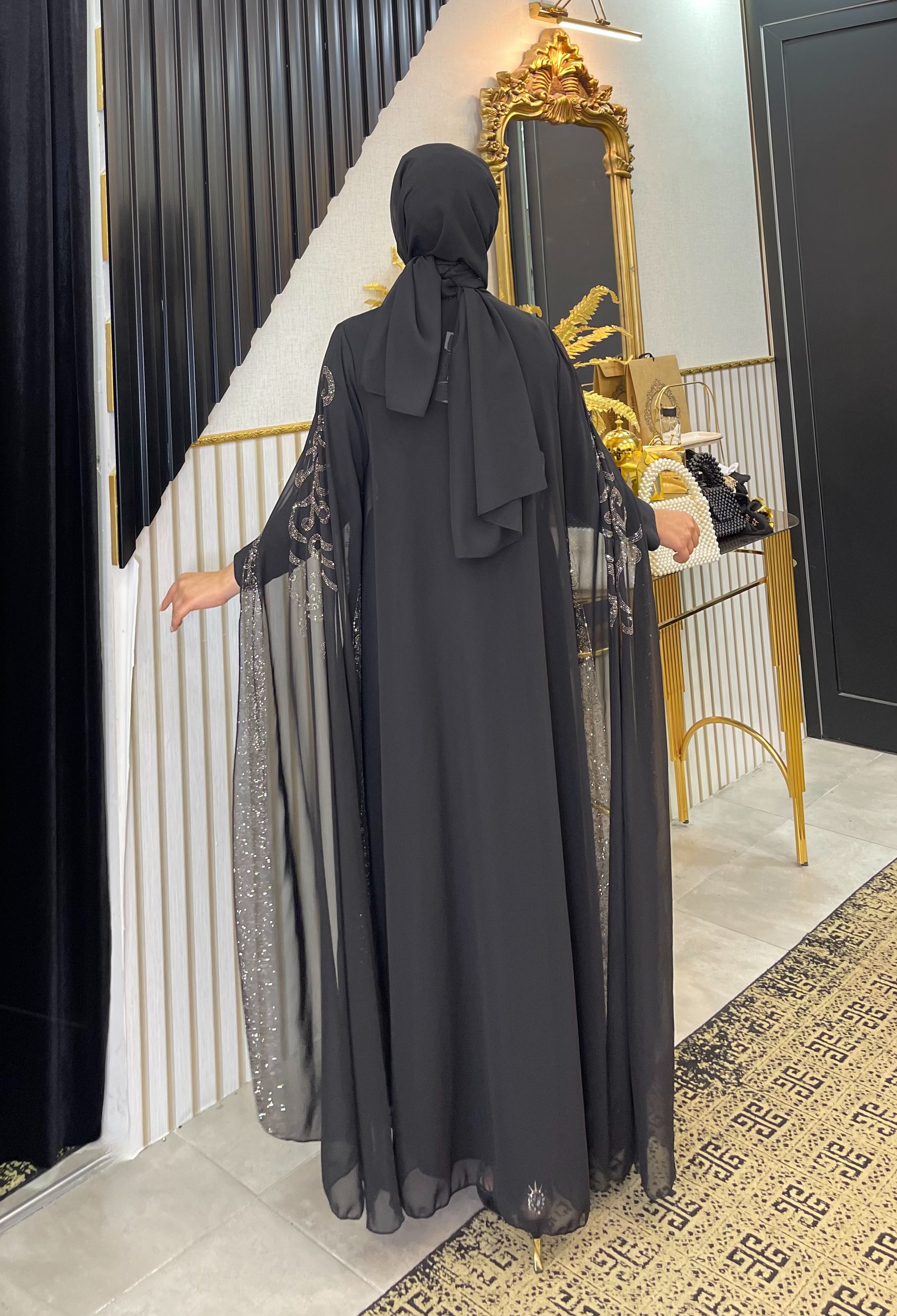 Hematit Taş İşlemeli Cape Kollu Siyah Şifon Abaya