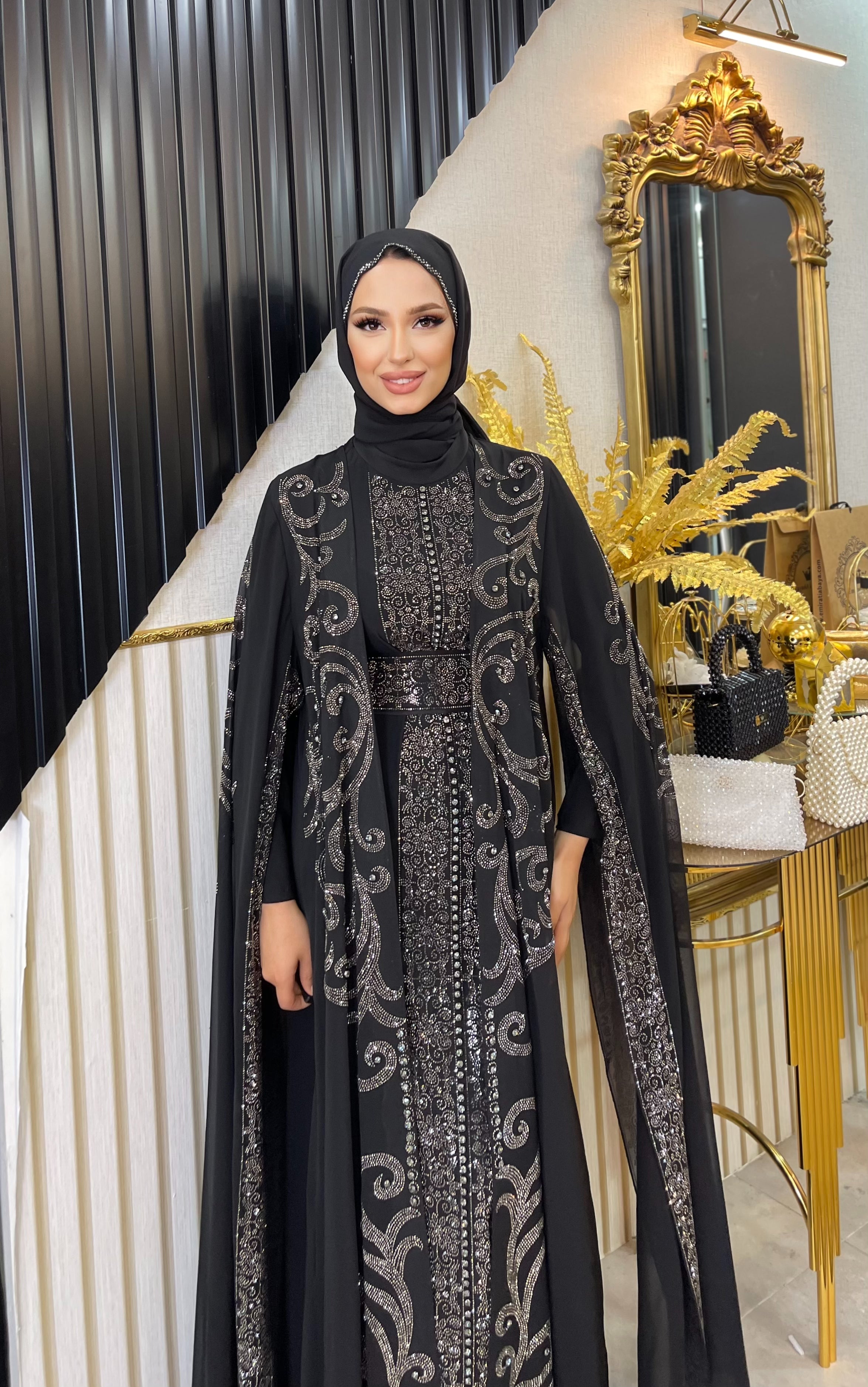 Hematit Taş İşlemeli Cape Kollu Siyah Şifon Abaya