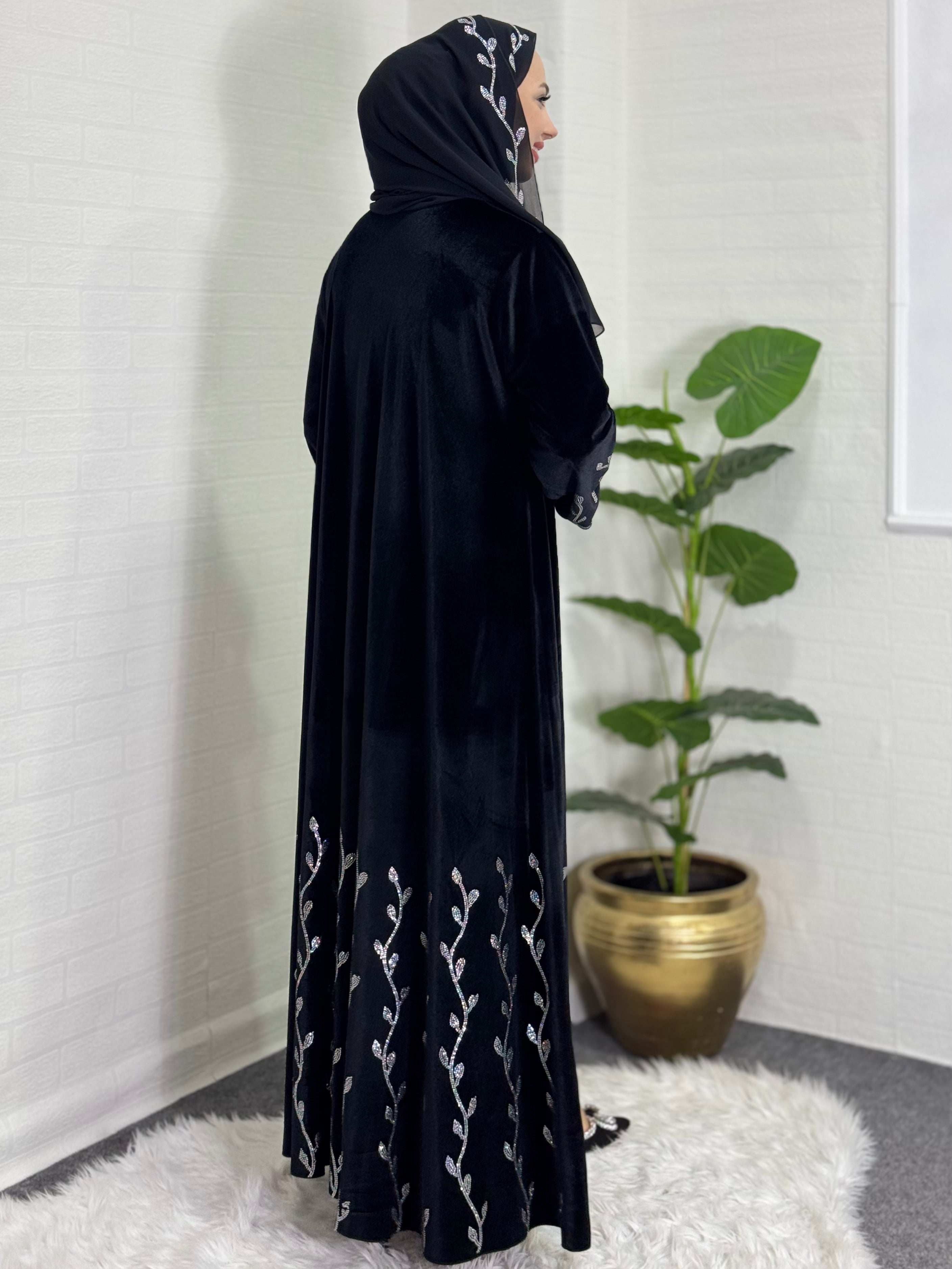 Etekleri Çiçek Desenli Swarovski Taşlı Siyah Kadife Abaya