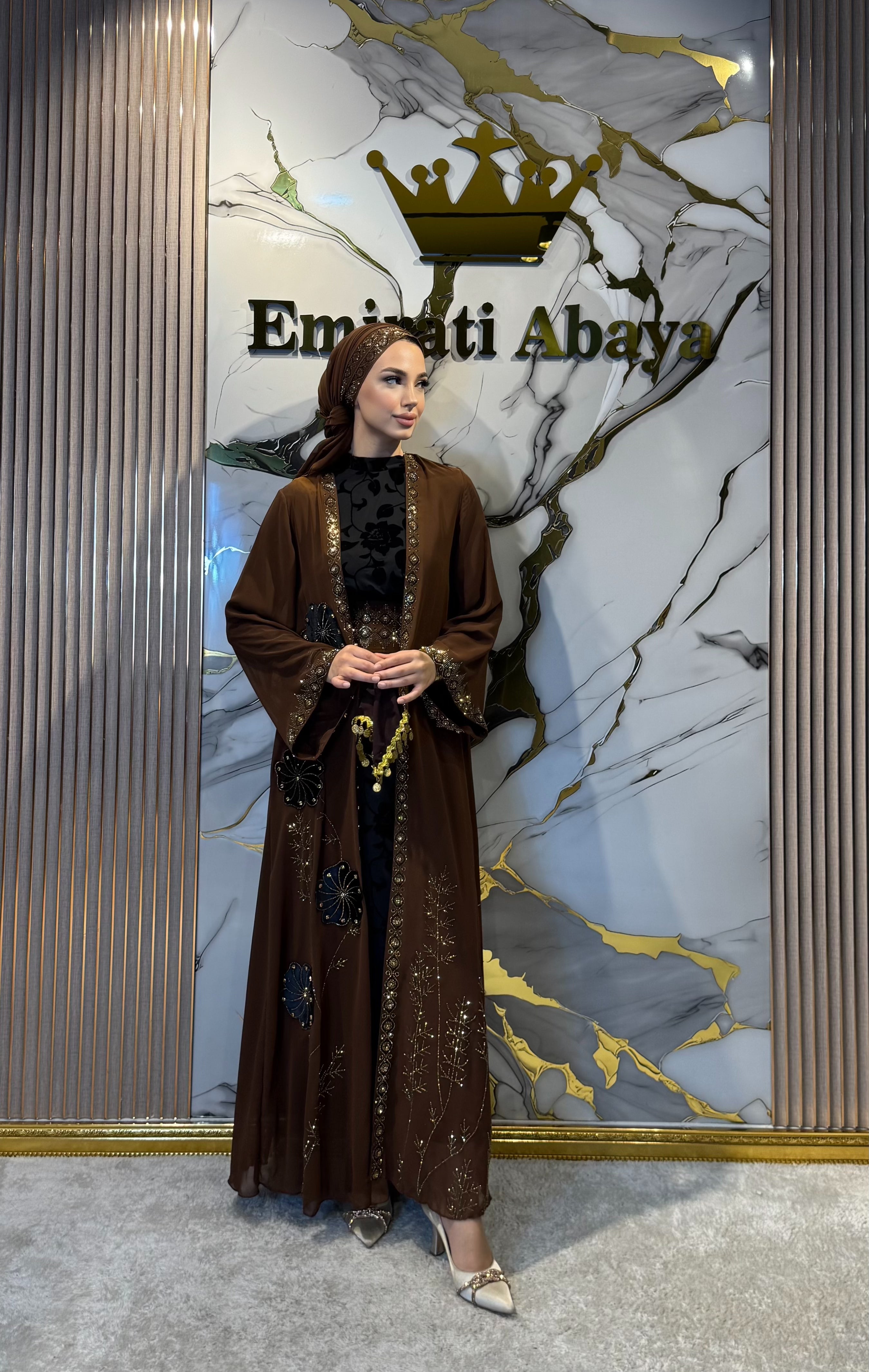 Gold Çiçek Taş İşlemeli Kahverengi Yöresel Şifon Abaya