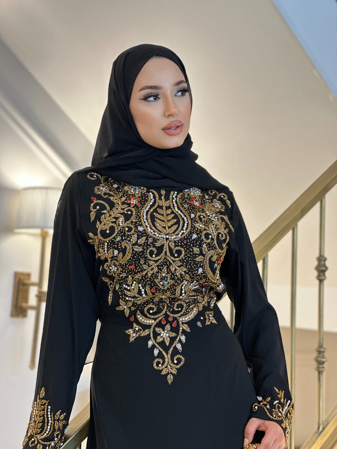 Altın Nakışlı Siyah El Yapımı Abaya
