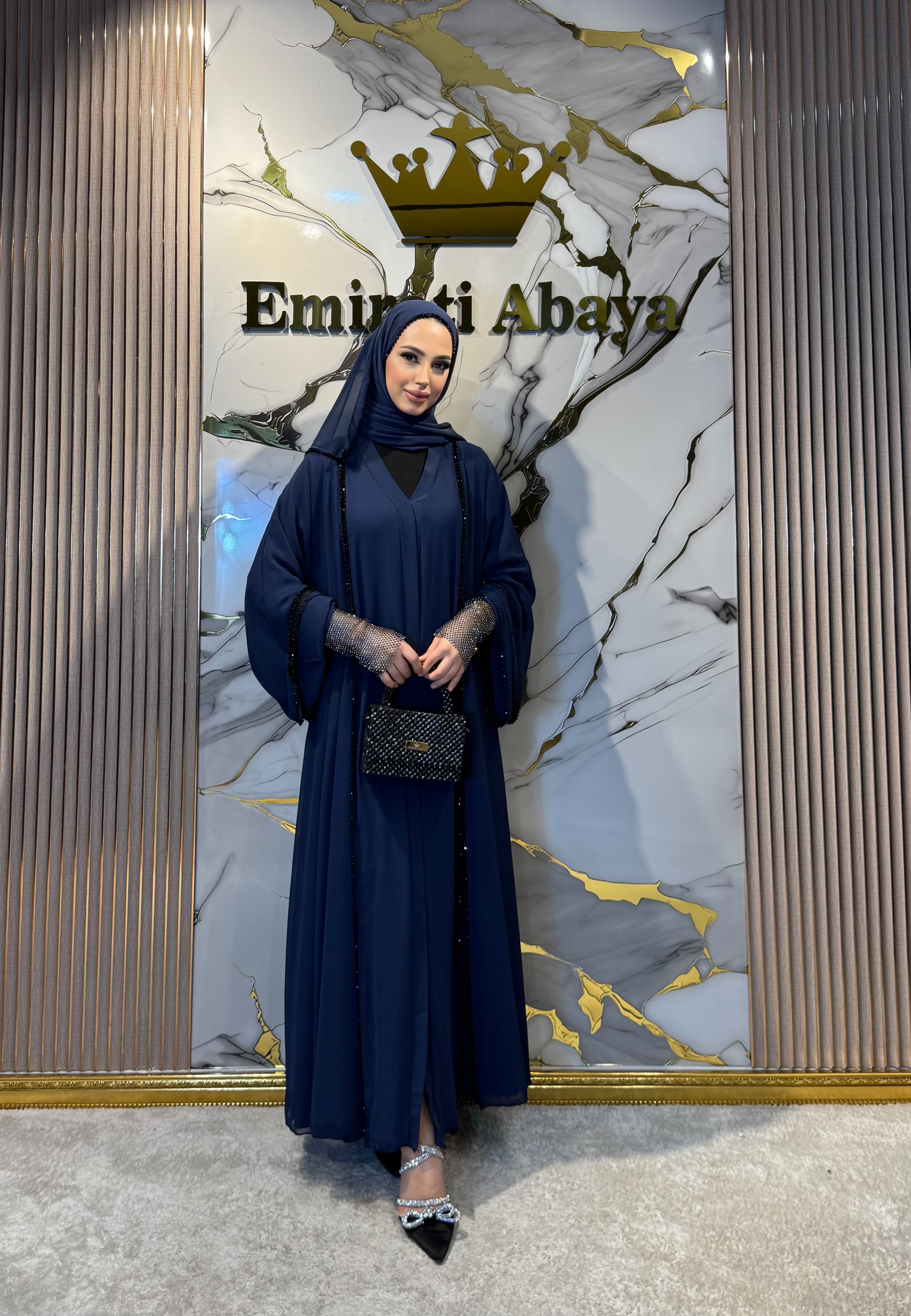 Önü Yırtmaçlı Siyah Boncuklu Larcivet Abaya