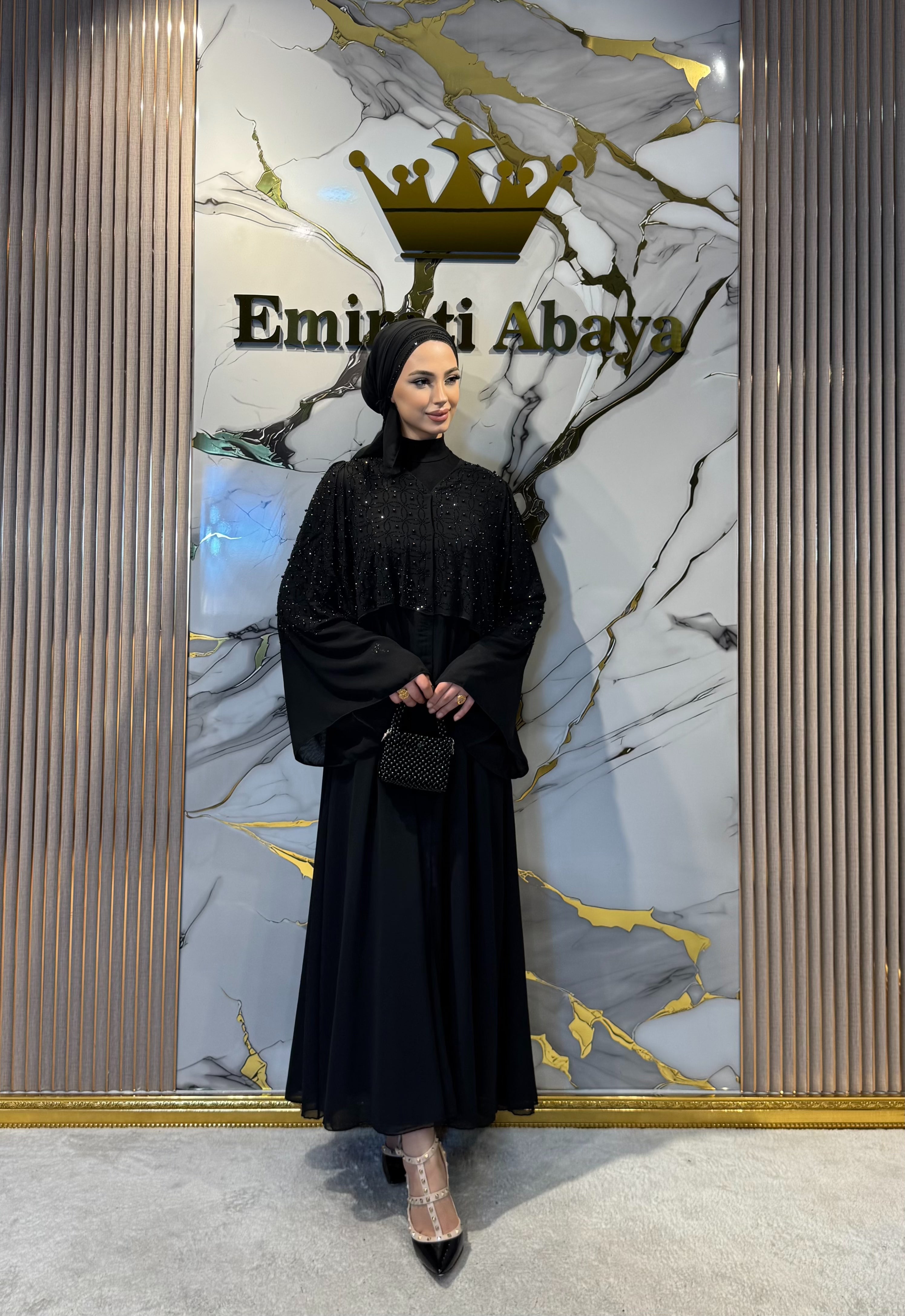 Üst Kısmı Taşlı ve İncili Siyah Abaya TM30 BSB