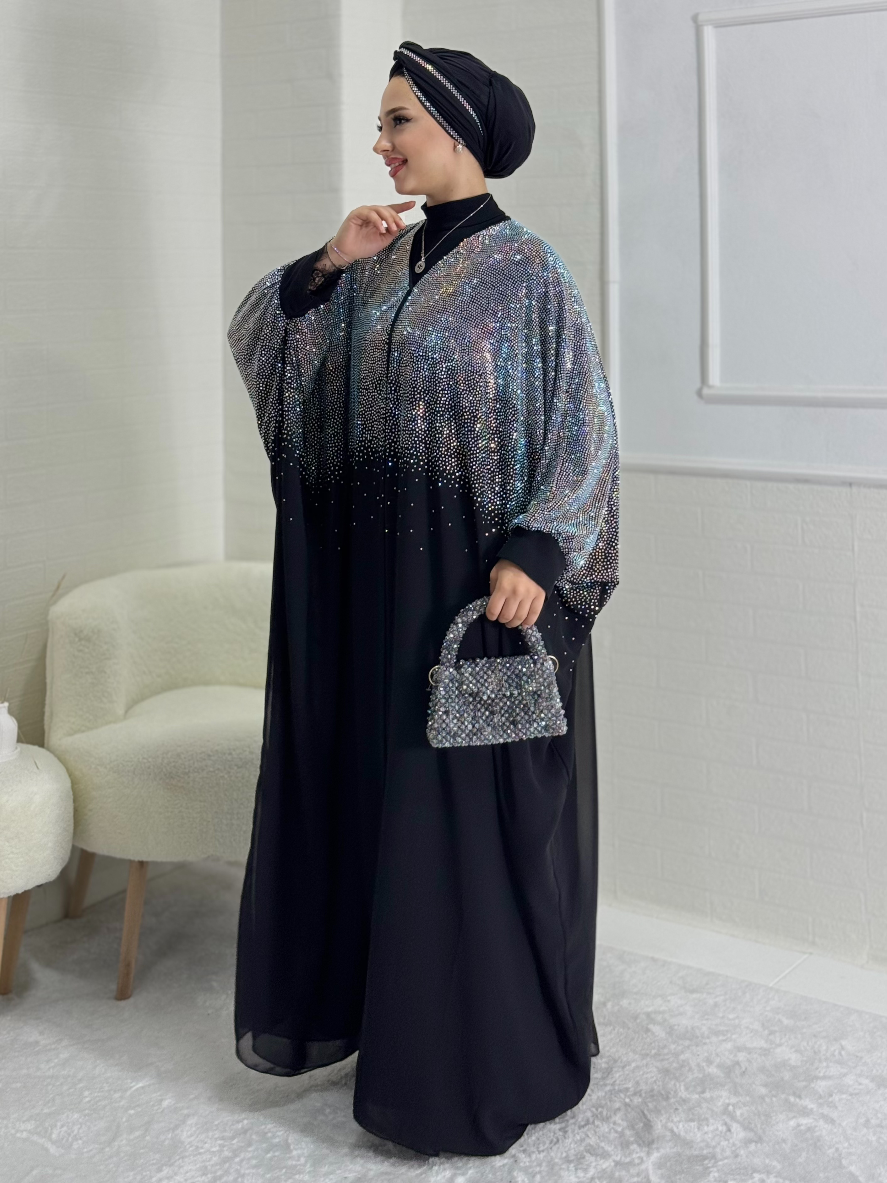 Üstü Swarovski Taşlı Siyah Yarasa Kol Abaya