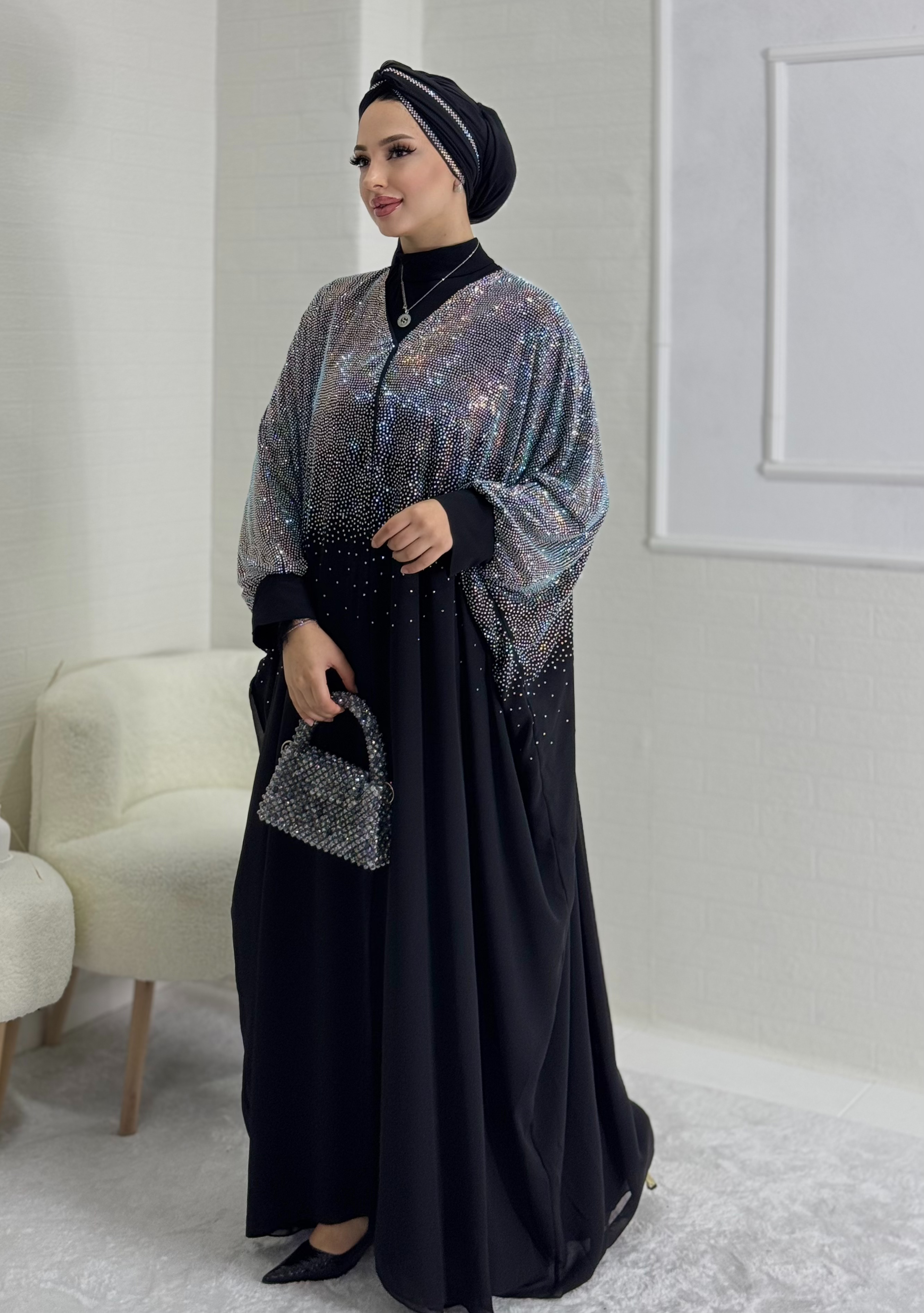 Üstü Swarovski Taşlı Siyah Yarasa Kol Abaya