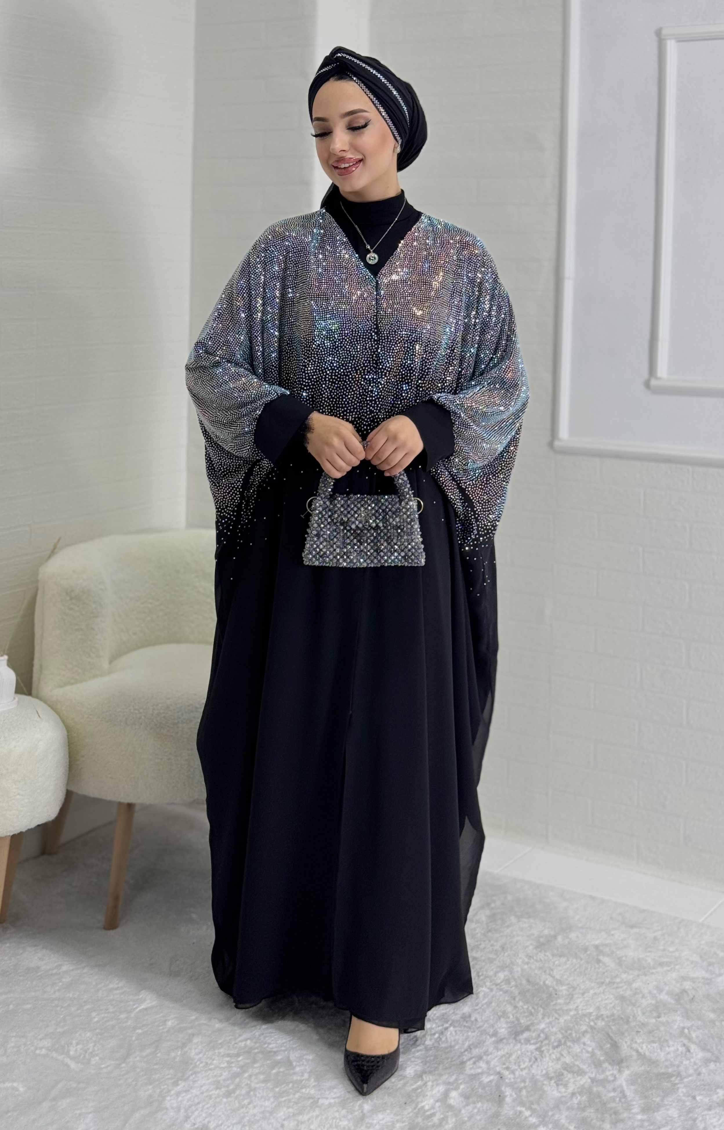 Üstü Swarovski Taşlı Siyah Yarasa Kol Abaya