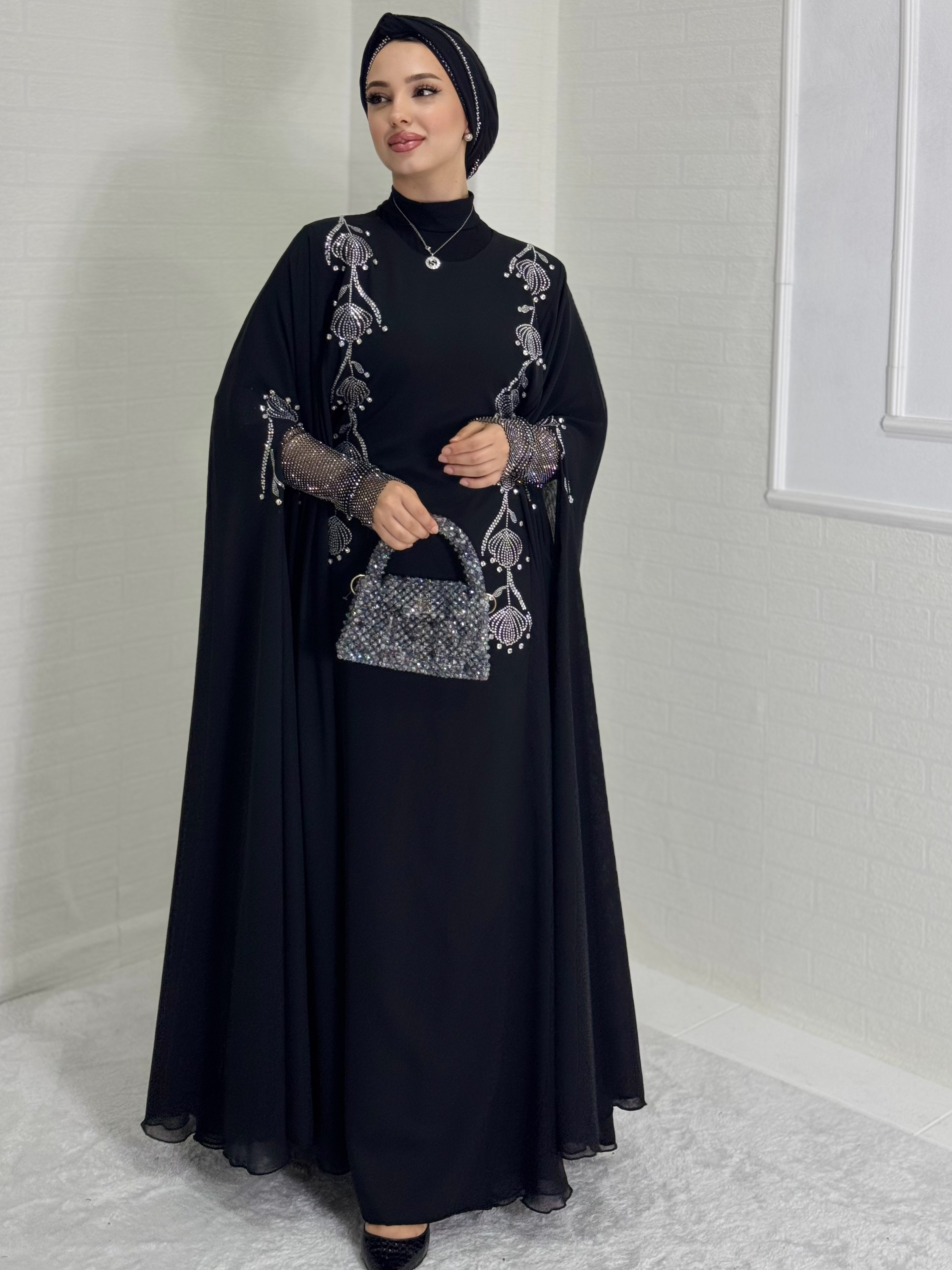 Gümüş Taş İşlemeli Dubai İpek Abaya