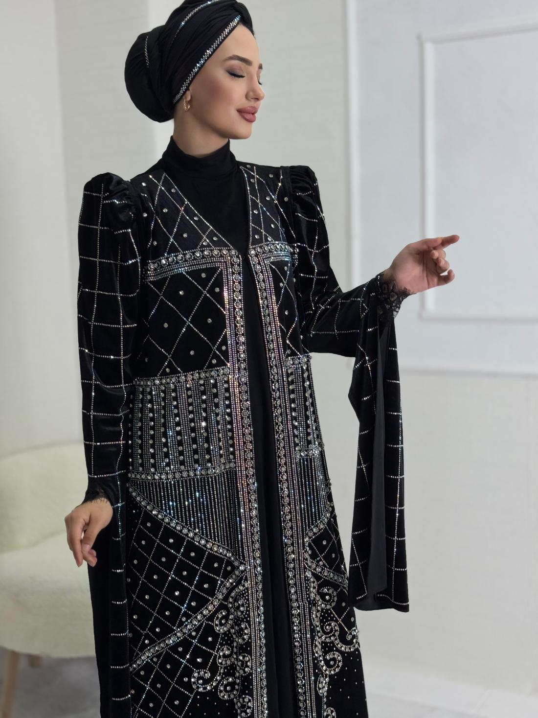 kristal Taş Desenli Şık Kadife Abaya
