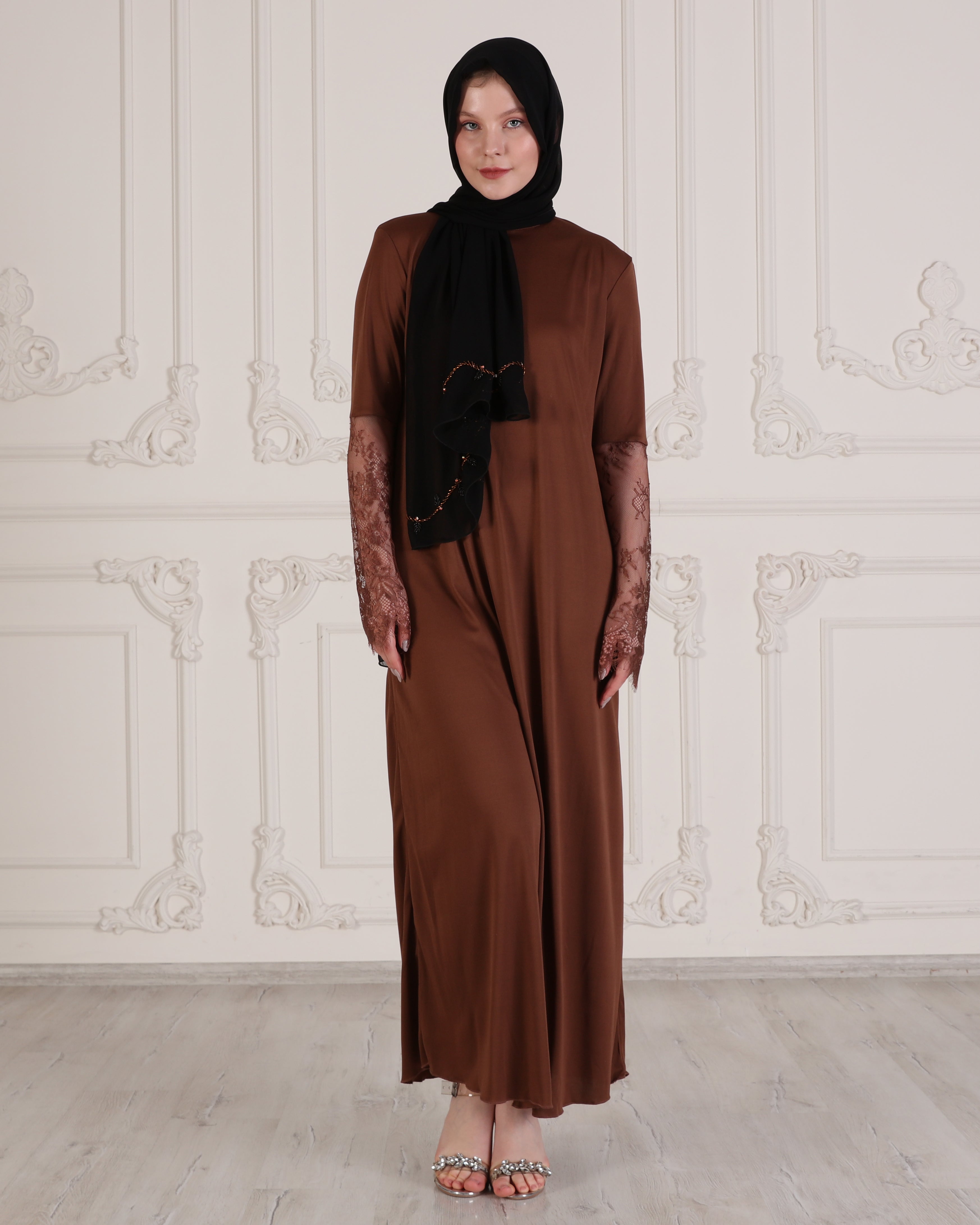 Aster Elegance Abaya with Dantel Sleeves Inner