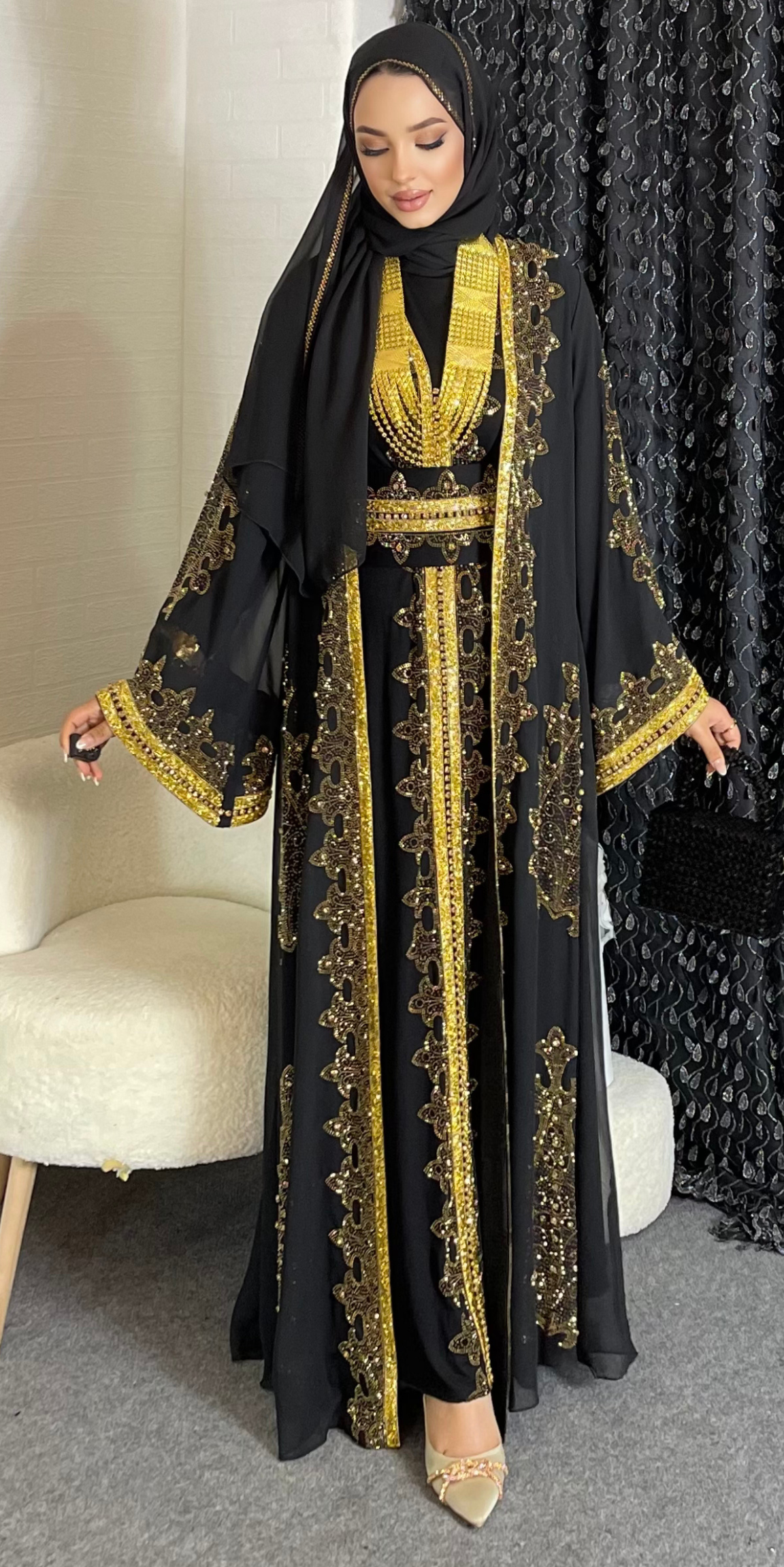 Gold Taş İşlemeli Kuyruklu Yöresel Abaya
