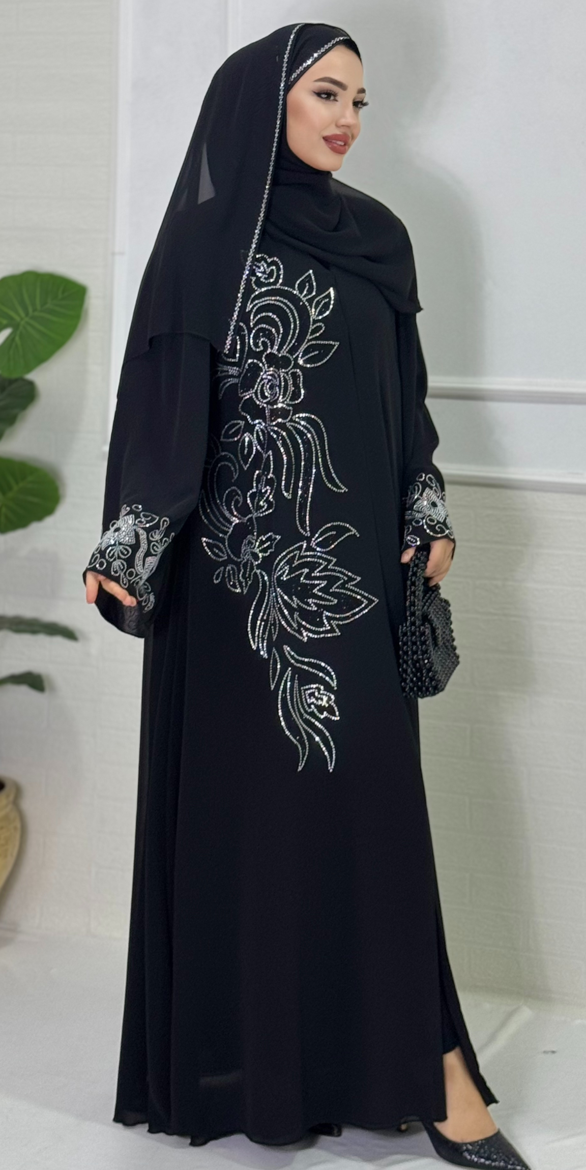 Swarovski Taş Detaylı Şık Abaya