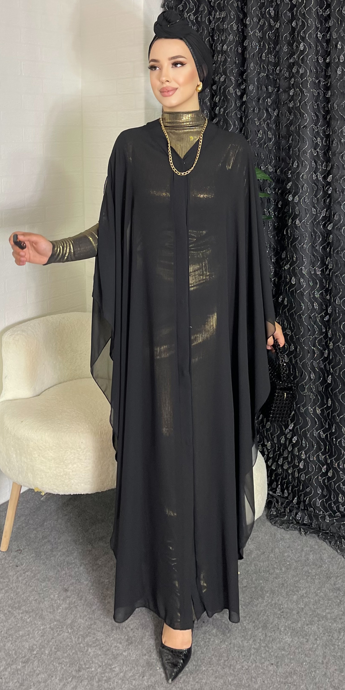 Altın Içlikli Siyah Şifon Abaya