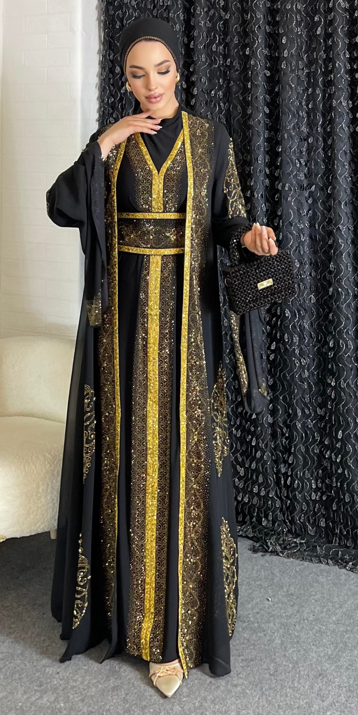 Starlit Noir Gold taşli Yöresel Abaya