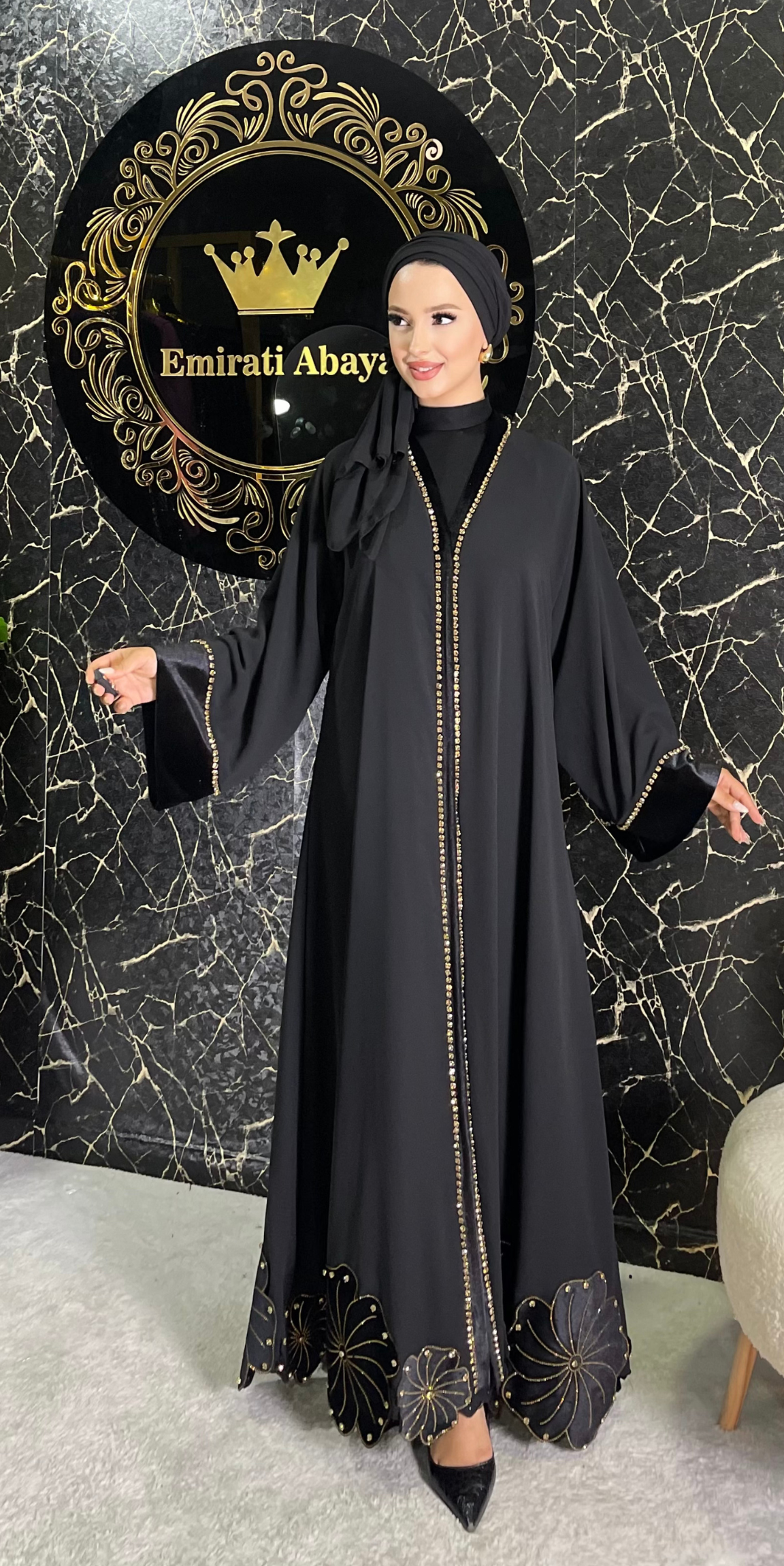 Şifon ve Kadife Kombinli Çiçek Desenli Gold Taşlı Abaya